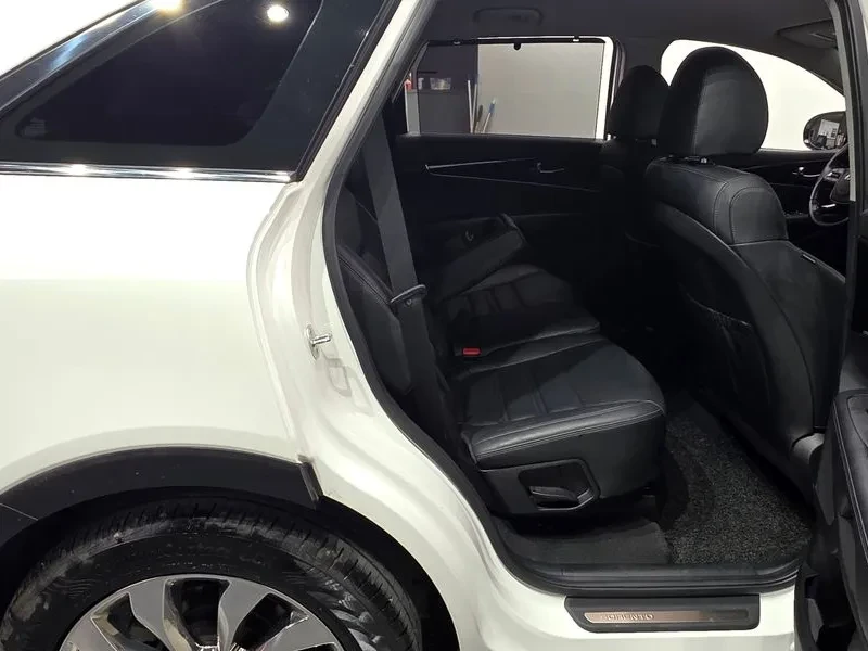 Kia Sorento 2.2 4Wd - САМО 30% АВАНС!, снимка 11 - Автомобили и джипове - 56017215