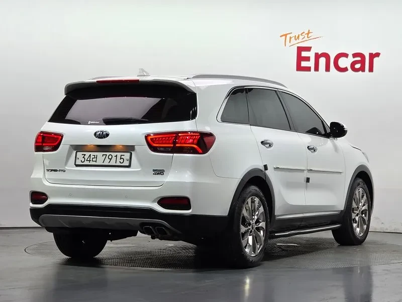 Kia Sorento 2.2 4Wd - САМО 30% АВАНС!, снимка 2 - Автомобили и джипове - 56017215