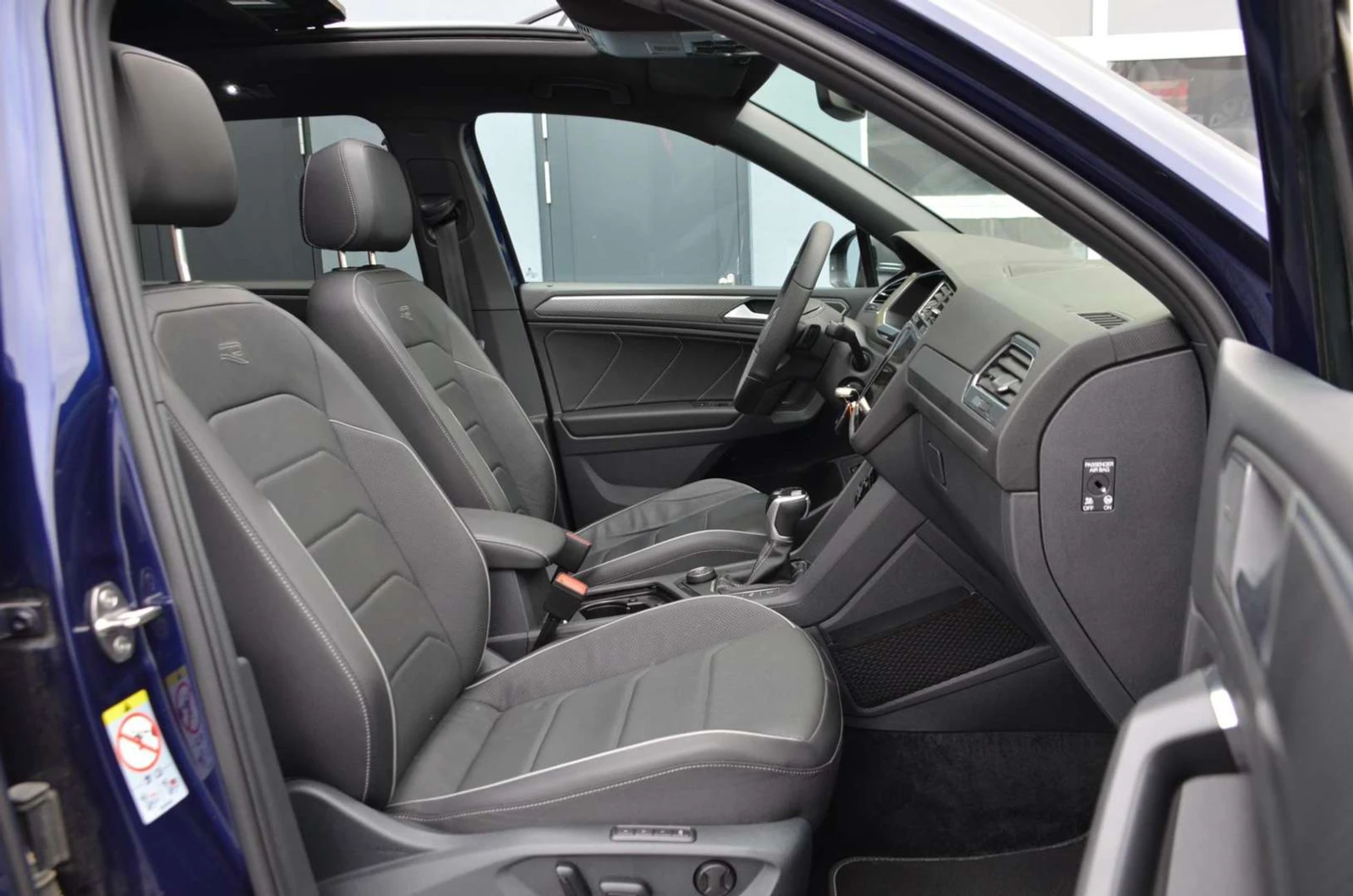 VW Tiguan Allspace R-Line 4M 7 Seats - изображение 3