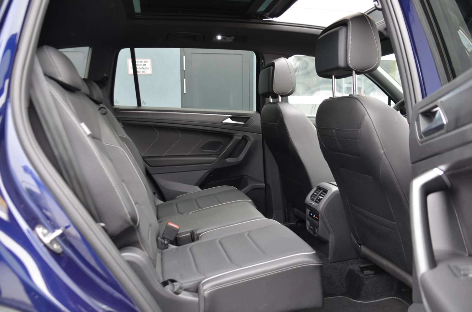 VW Tiguan Allspace R-Line 4M 7 Seats - изображение 4