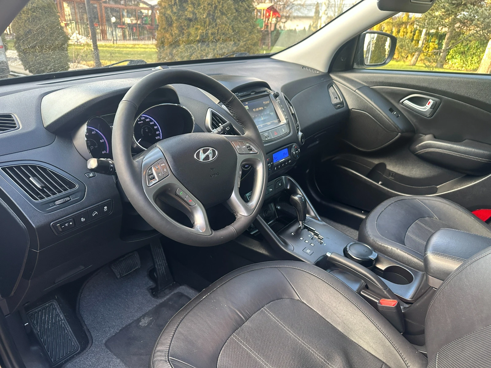 Hyundai IX35 CRDI, снимка 7 - Автомобили и джипове - 54694992