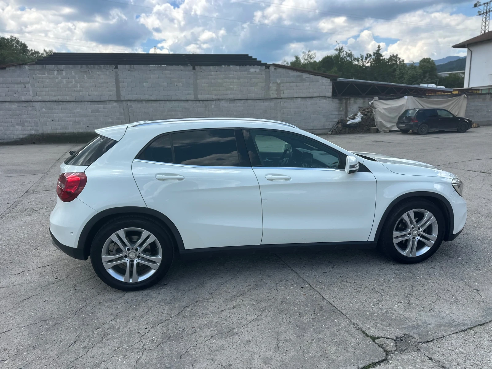 Mercedes-Benz GLA 220, снимка 4 - Автомобили и джипове - 55275378