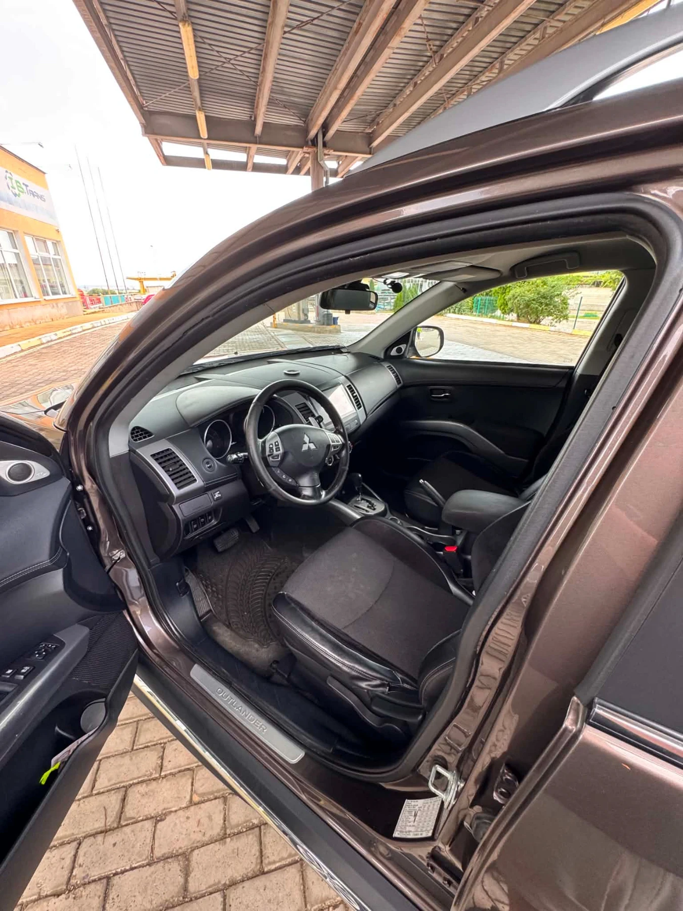 Mitsubishi Outlander, снимка 7 - Автомобили и джипове - 55432016