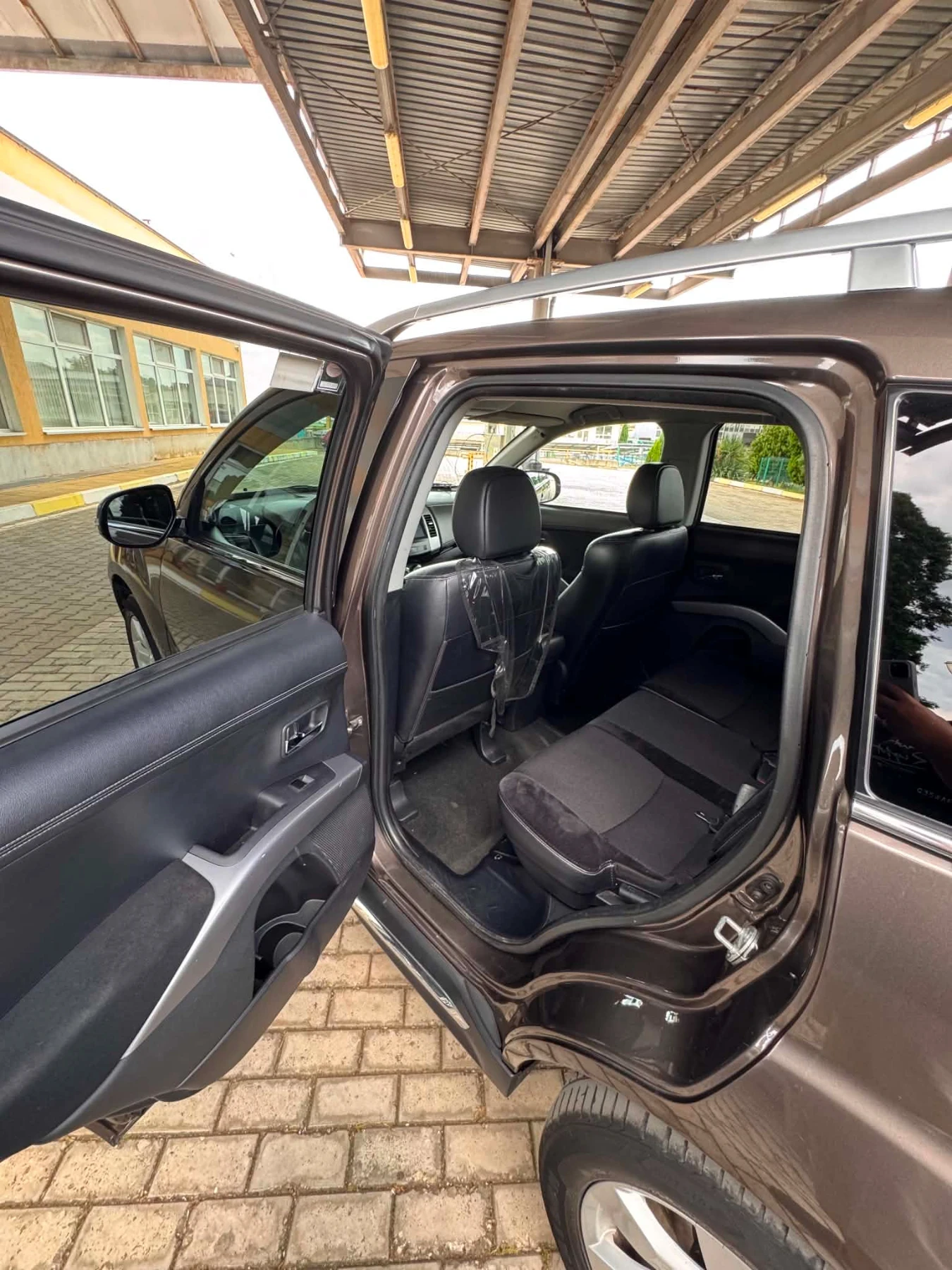 Mitsubishi Outlander, снимка 9 - Автомобили и джипове - 55432016