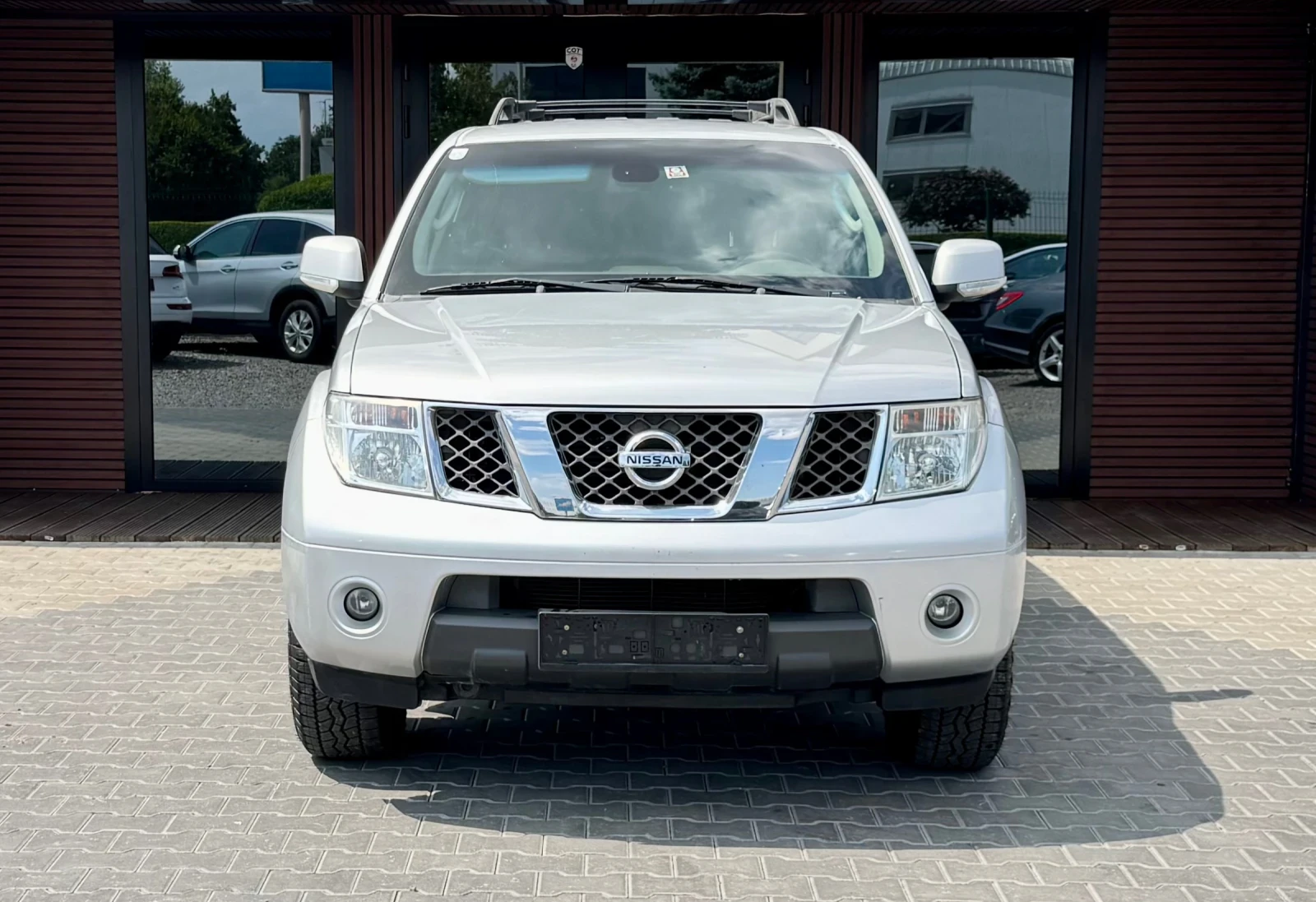 Nissan Pathfinder 2.5D* 7 Места* Климатик* 4X4* Лизинг, снимка 2 - Автомобили и джипове - 55663843
