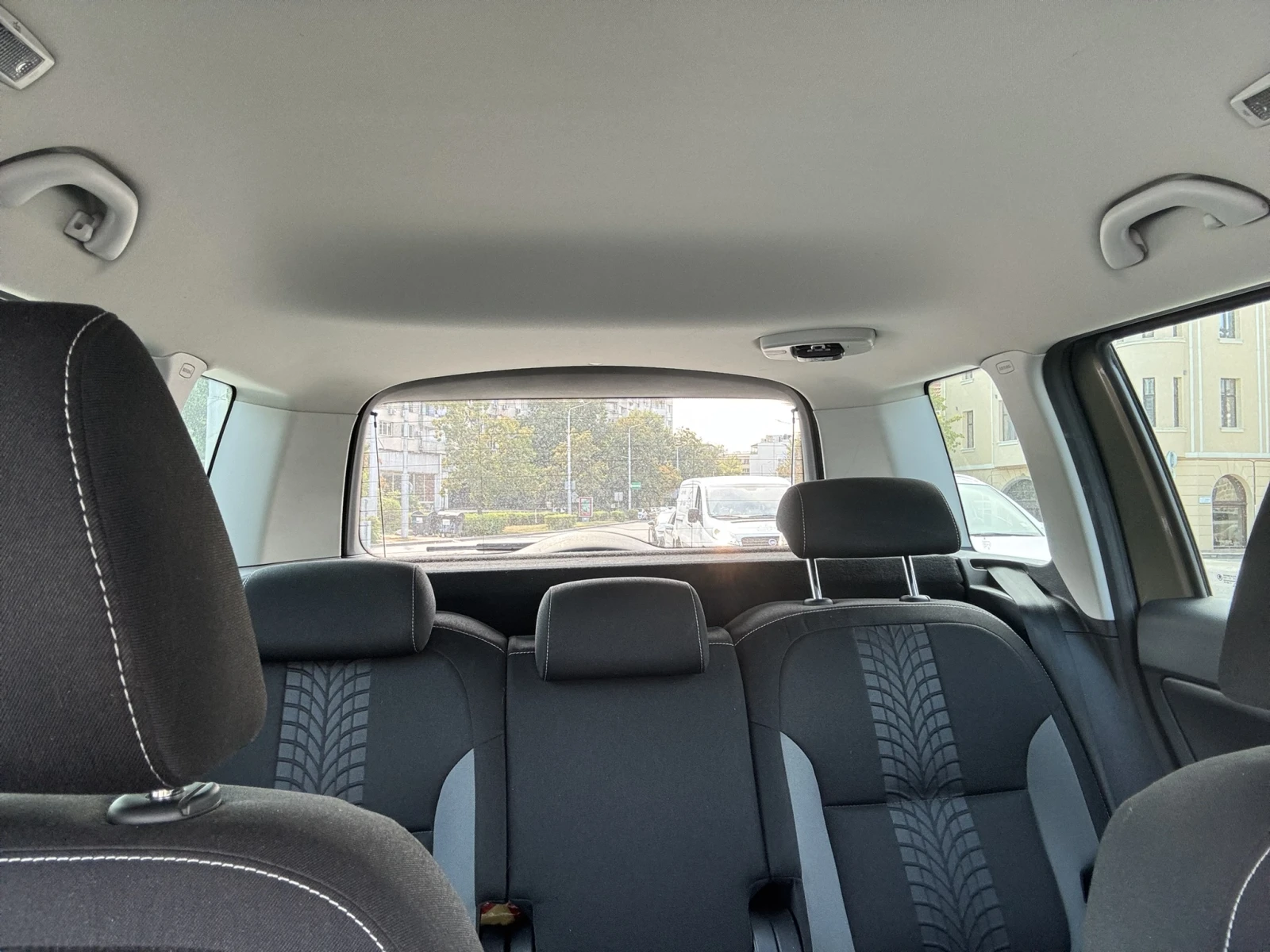 Skoda Yeti Style, снимка 14 - Автомобили и джипове - 55770757