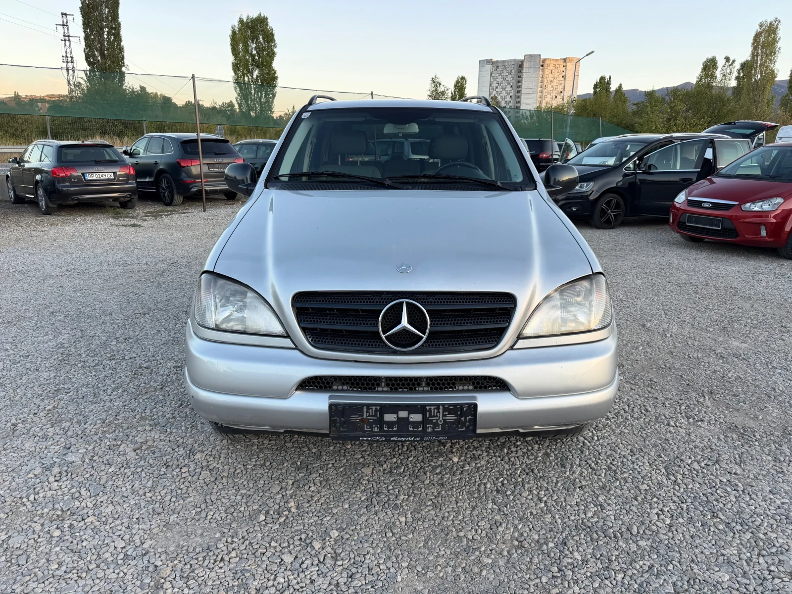 Mercedes-Benz ML 270 2.7CDI-163PS-АВТОМАТ-ТЕГЛИЧ, снимка 2 - Автомобили и джипове - 56219083