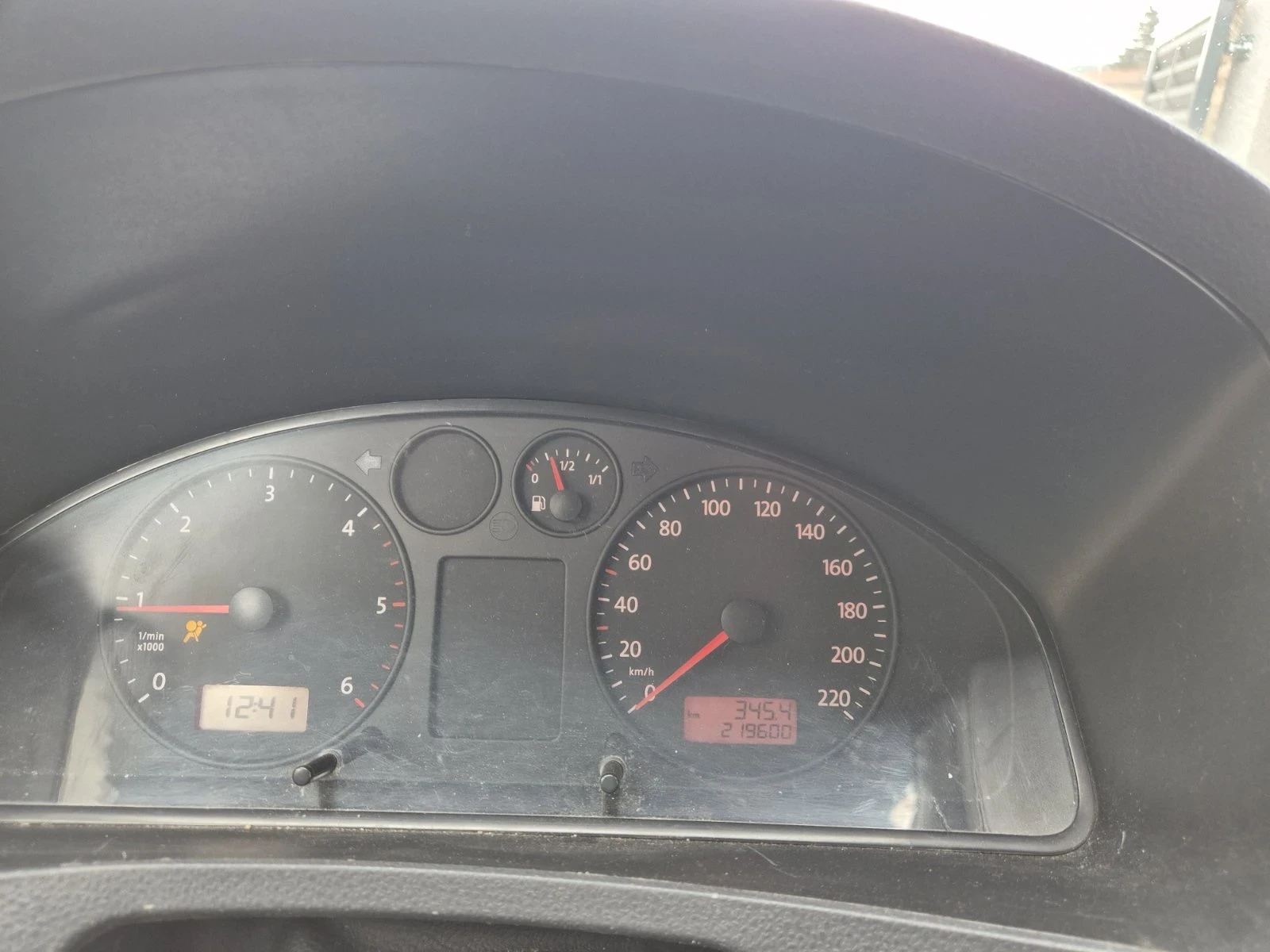 VW T5 1.9 TDI, снимка 13 - Бусове и автобуси - 53934307