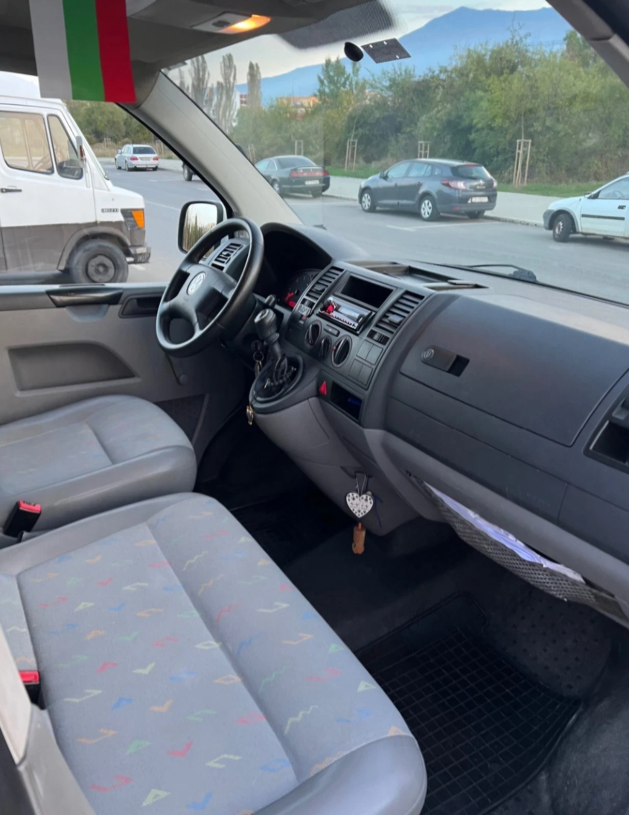 VW T5 1.9 TDI, снимка 14 - Бусове и автобуси - 53934307