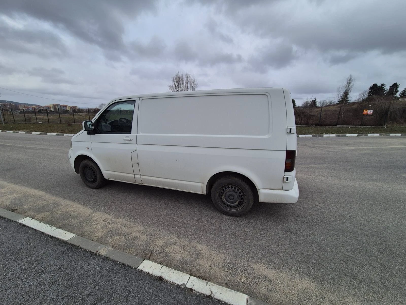 VW T5 1.9 TDI, снимка 3 - Бусове и автобуси - 53934307