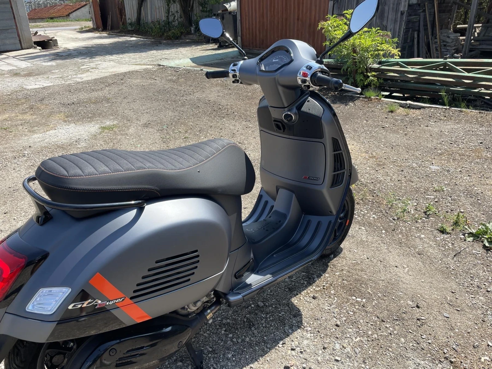 Vespa 300 GTS, снимка 3 - Мотоциклети и мототехника - 55339005