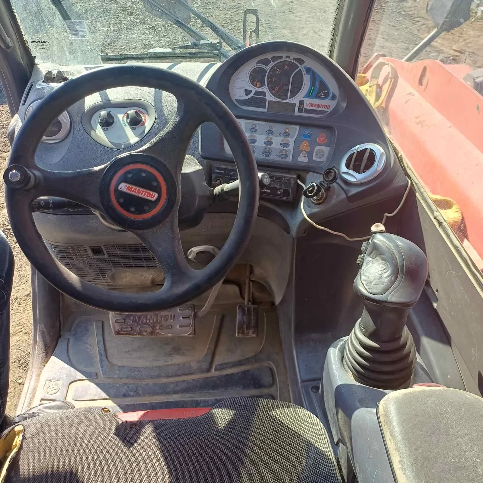 Телескопични товарачи Manitou, снимка 2 - Индустриална техника - 56309691