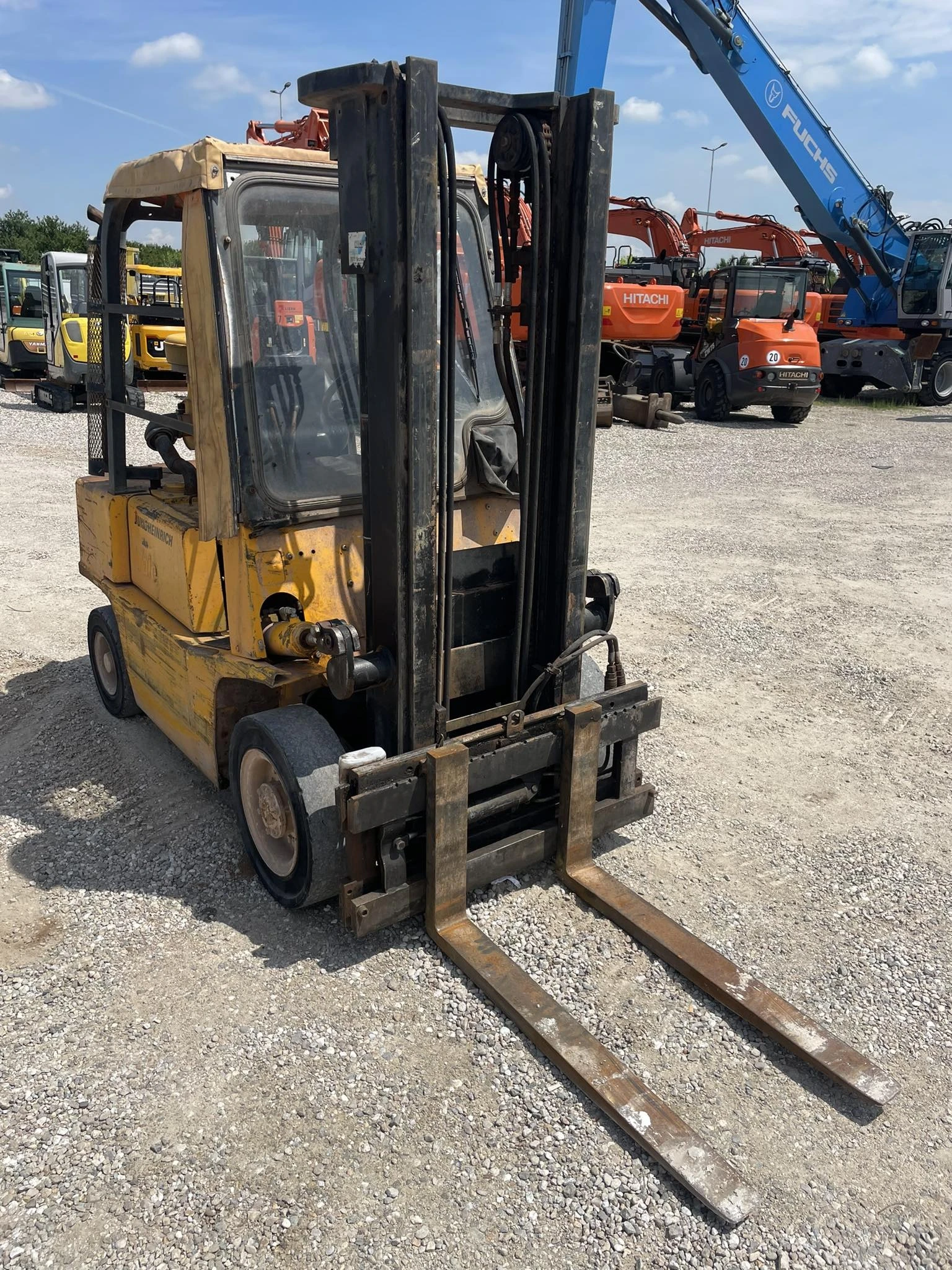  Yale DFG  | Mobile.bg   8