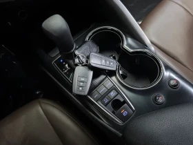 Toyota Camry 2.5 LE HYBRID, снимка 9