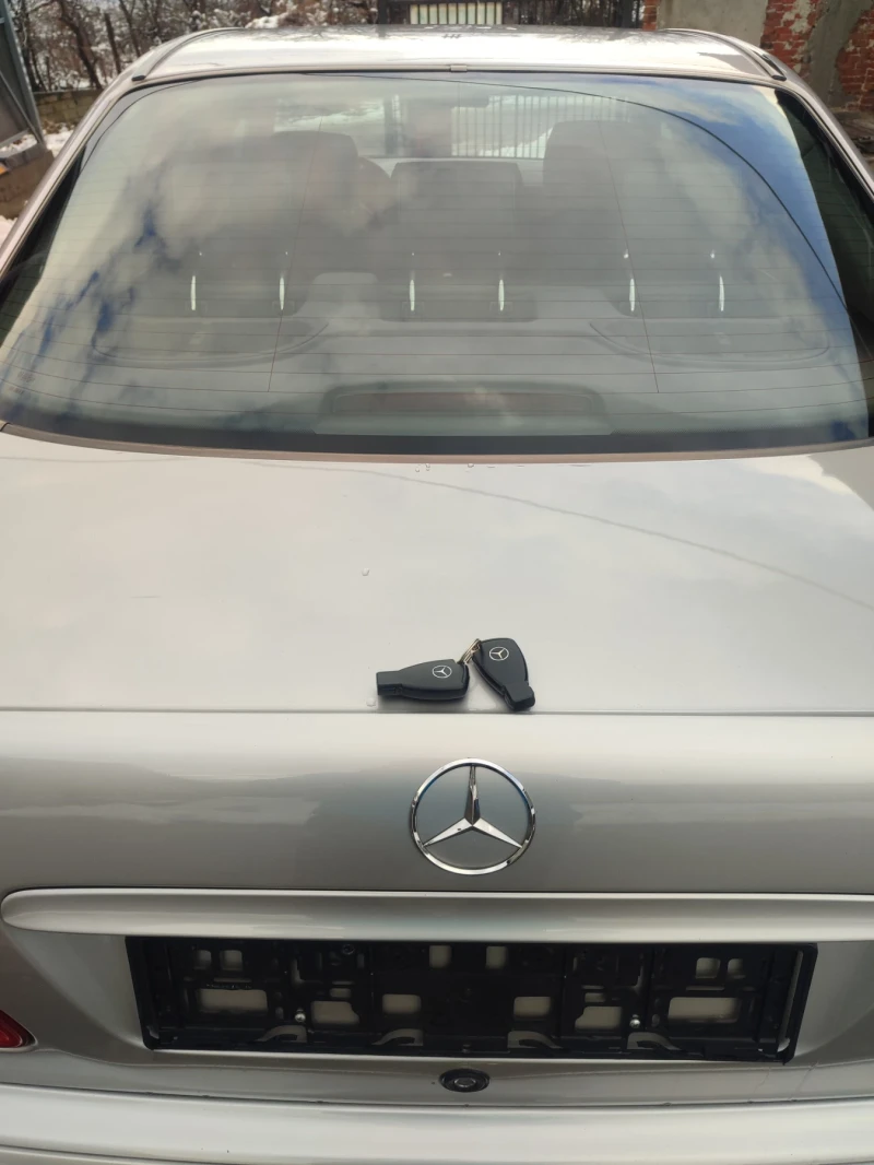 Mercedes-Benz E 200 CDI, снимка 6 - Автомобили и джипове - 48637658