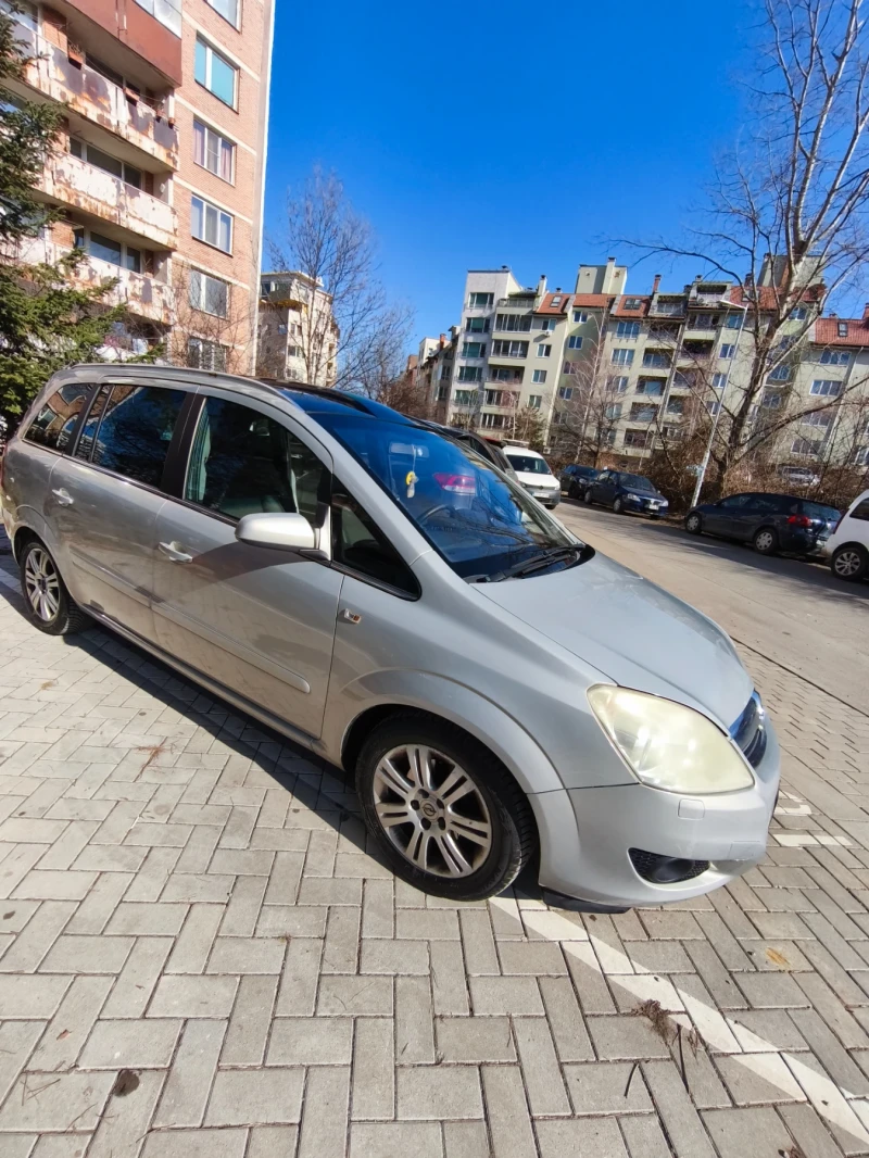 Opel Zafira 1.8 Бензин/газ, снимка 1 - Автомобили и джипове - 48920584