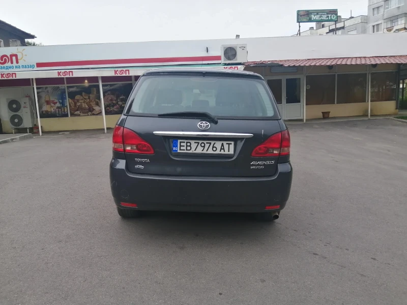 Toyota Avensis verso Ван, снимка 5 - Автомобили и джипове - 52407014