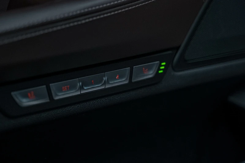 BMW 740 d/xDrive/Individual/Soft Close/Massage/Камера 360/, снимка 10 - Автомобили и джипове - 51781358