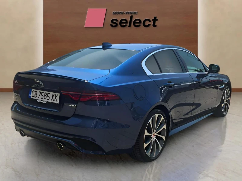 Jaguar XE 2.0, снимка 4 - Автомобили и джипове - 53268845