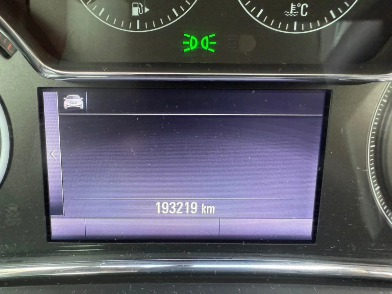 Opel Insignia, снимка 10 - Автомобили и джипове - 53294540