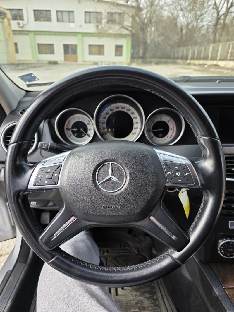 Mercedes-Benz C 220 C220, снимка 11 - Автомобили и джипове - 53484651