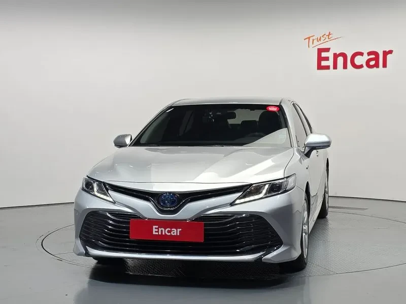 Toyota Camry 2.5 LE HYBRID, снимка 3 - Автомобили и джипове - 55047513