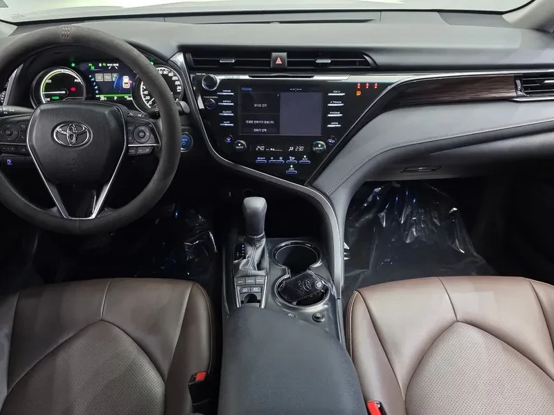 Toyota Camry 2.5 LE HYBRID, снимка 7 - Автомобили и джипове - 55047513