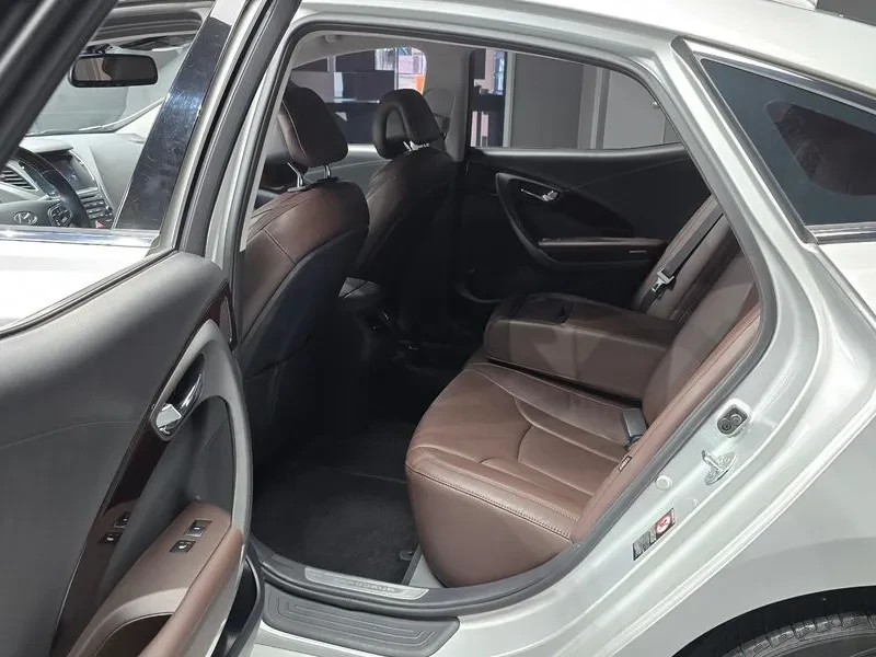 Hyundai Grandeur Hg240 Modern, снимка 12 - Автомобили и джипове - 56304616