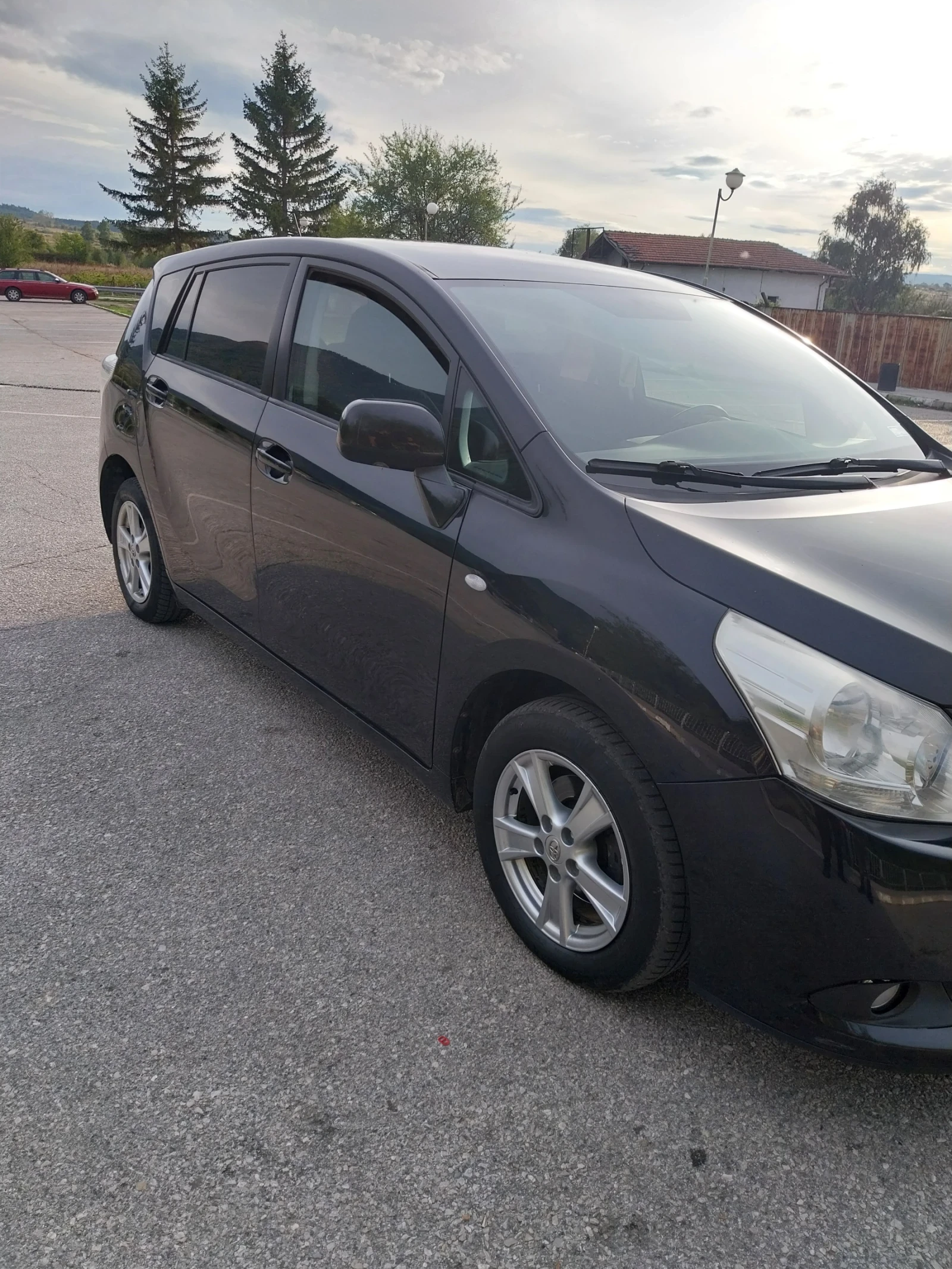 Toyota Verso 2.0 D4D - изображение 3