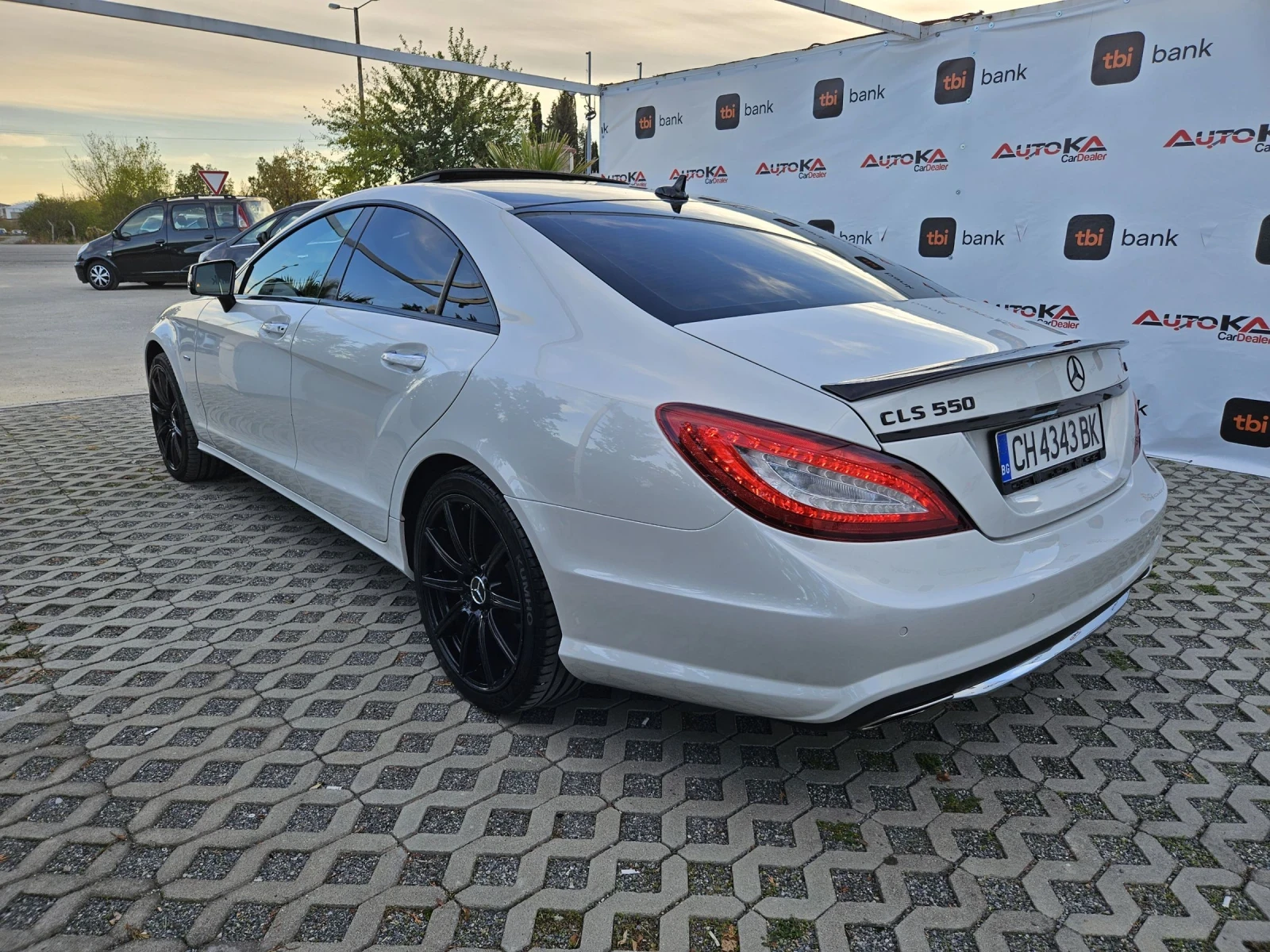 Mercedes-Benz CLS 550 4.7i-408кс= 4x4= СМЕНЕНИ ВЕРИГИ= ОБДУХВАНЕ= МАСАЖ - изображение 5