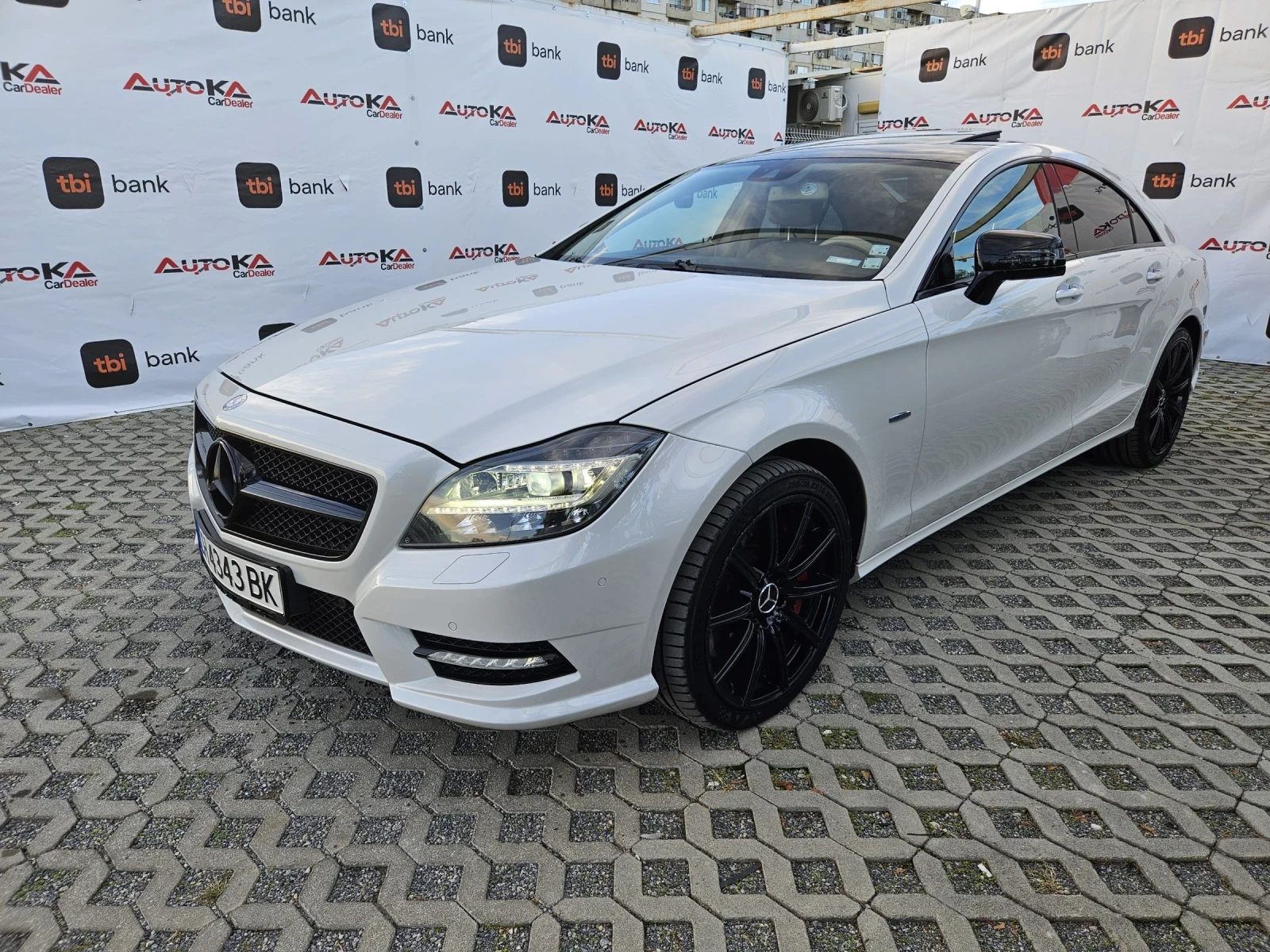 Mercedes-Benz CLS 550 4.7i-408кс= 4x4= СМЕНЕНИ ВЕРИГИ= ОБДУХВАНЕ= МАСАЖ - изображение 6