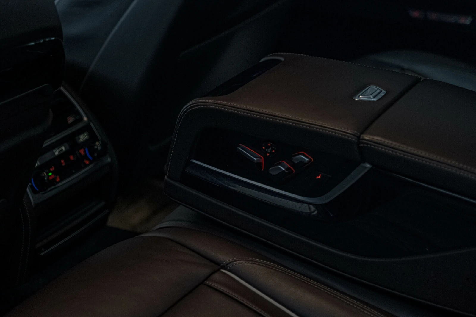 BMW 740 d/xDrive/Individual/Soft Close/Massage/Камера 360/ - изображение 9