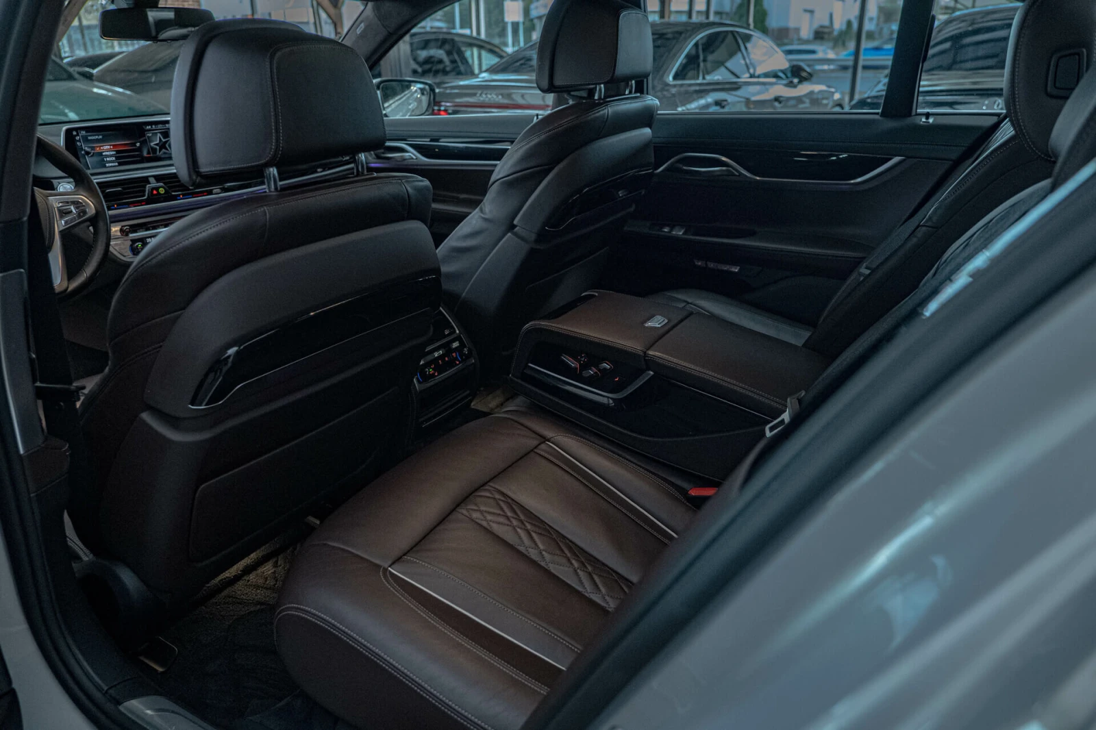 BMW 740 d/xDrive/Individual/Soft Close/Massage/Камера 360/ - изображение 8