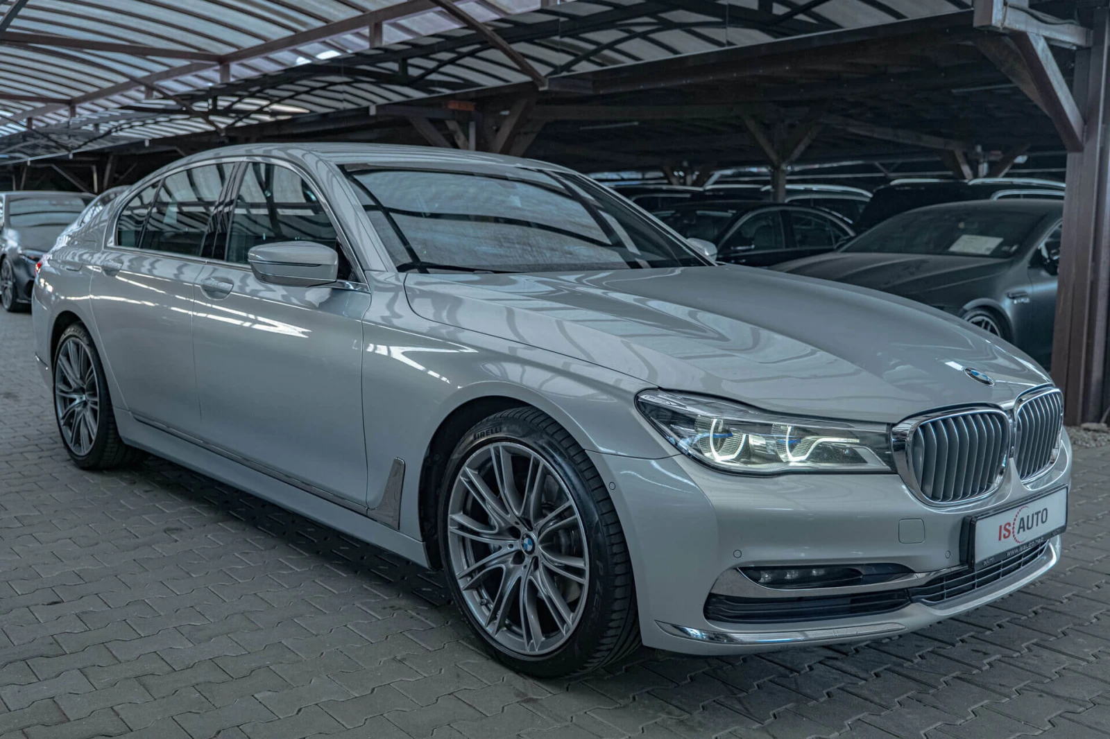 BMW 740 d/xDrive/Individual/Soft Close/Massage/Камера 360/ - изображение 2