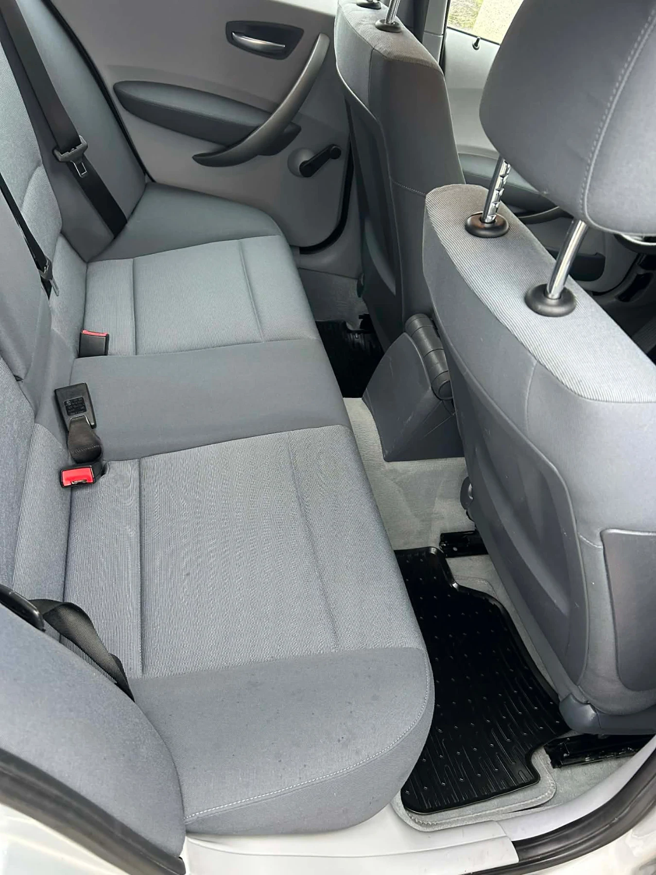 BMW 118 1.8d - изображение 8