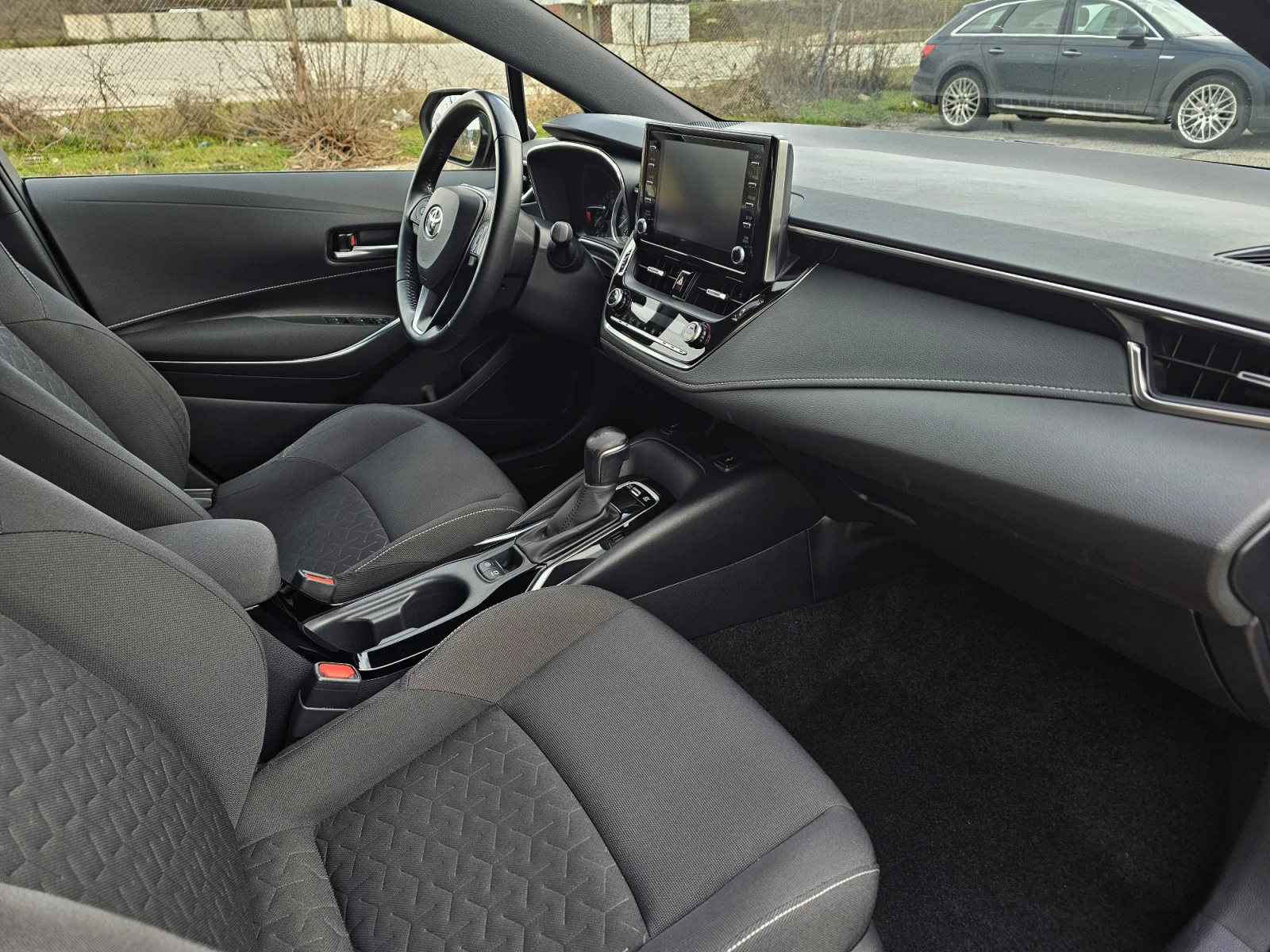 Toyota Corolla 1.8 HYBRID | Mobile.bg � ����������� 11