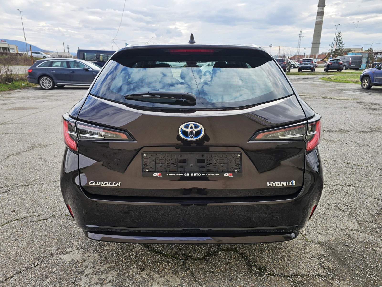 Toyota Corolla 1.8 HYBRID - изображение 6