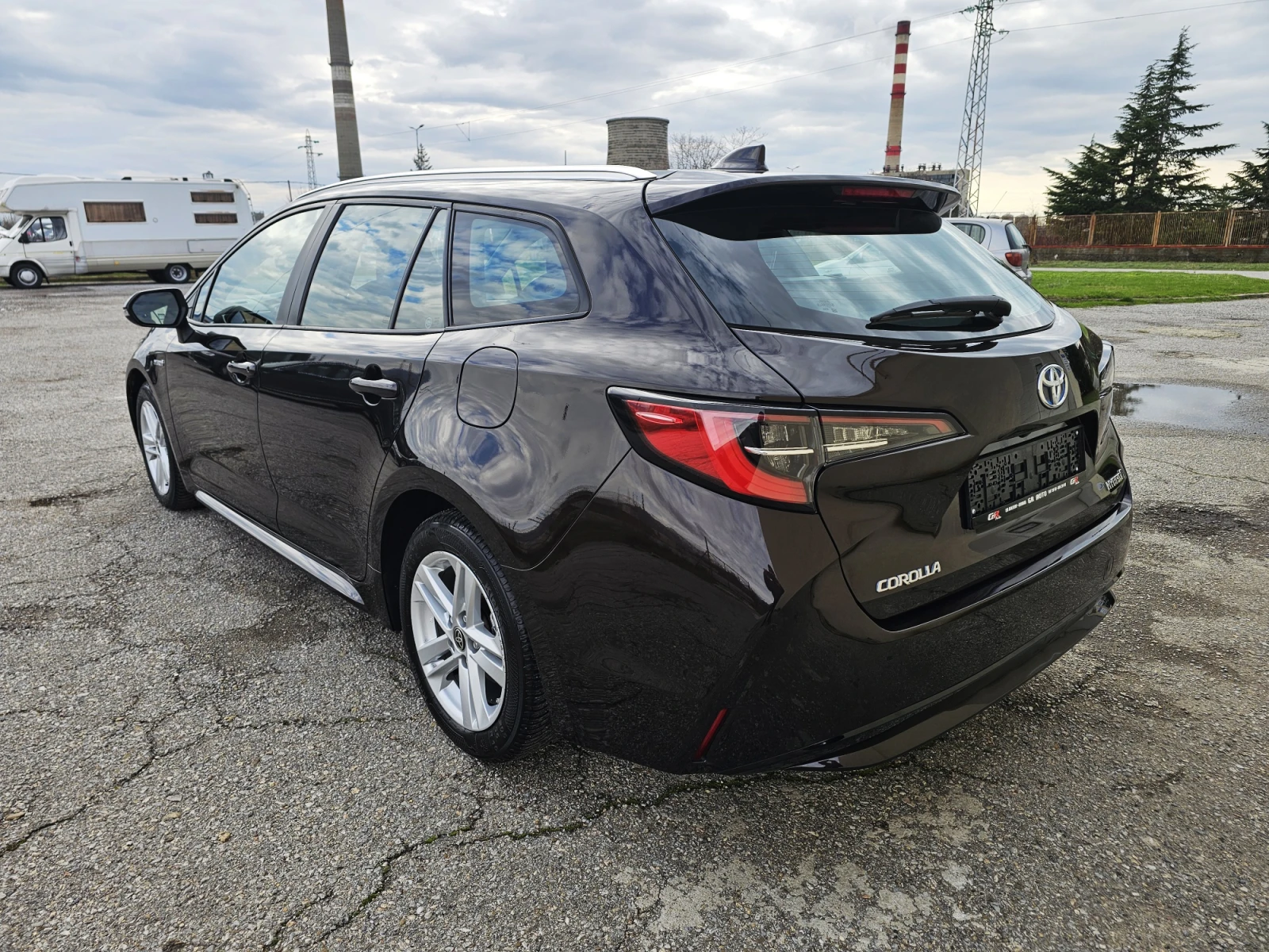 Toyota Corolla 1.8 HYBRID - изображение 5