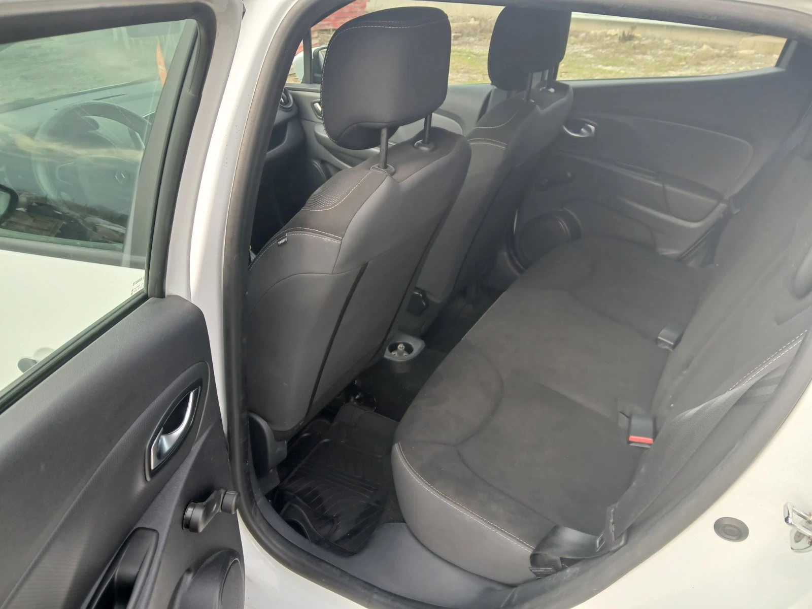 Renault Clio 1.2 ГАЗ, снимка 8 - Автомобили и джипове - 53912685