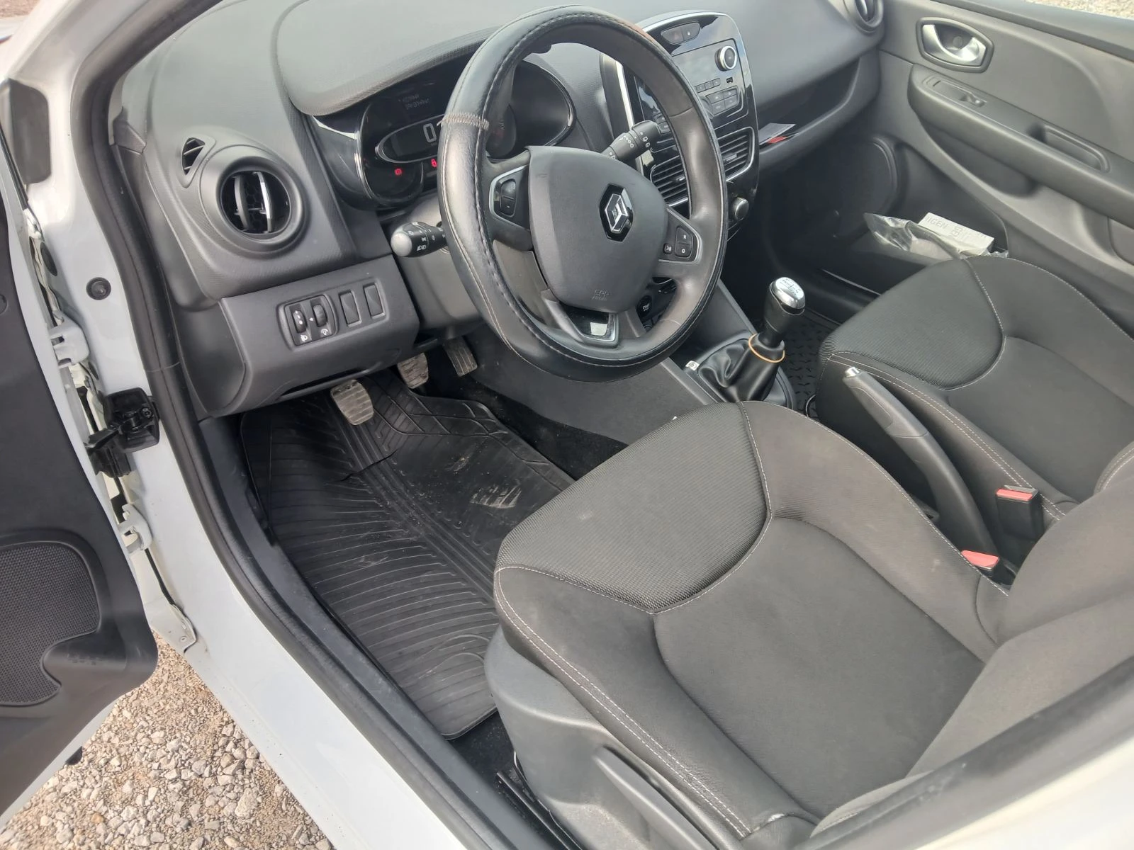 Renault Clio 1.2 ГАЗ, снимка 6 - Автомобили и джипове - 53912685