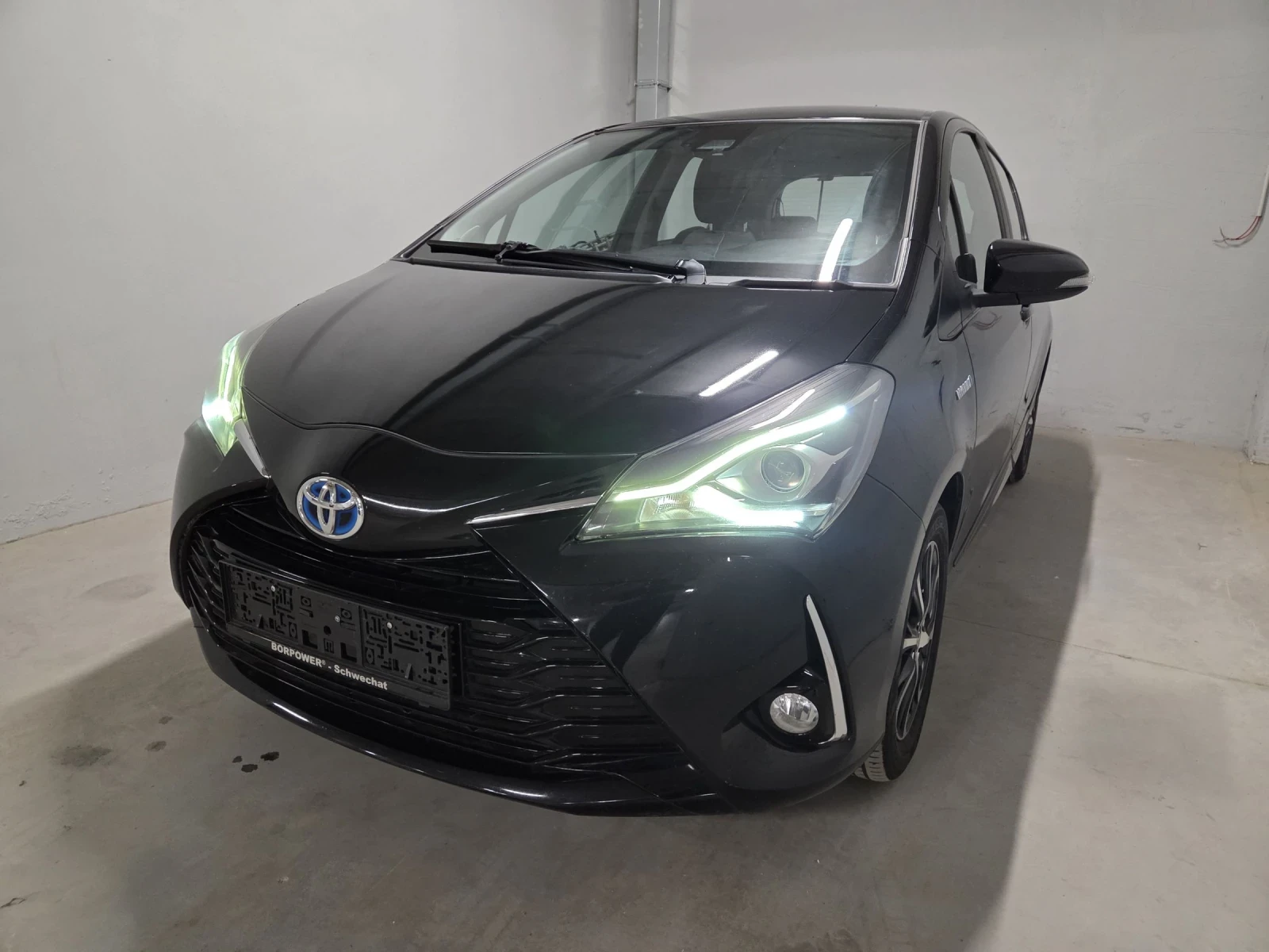 Toyota Yaris Full hybrid, снимка 13 - Автомобили и джипове - 54170479