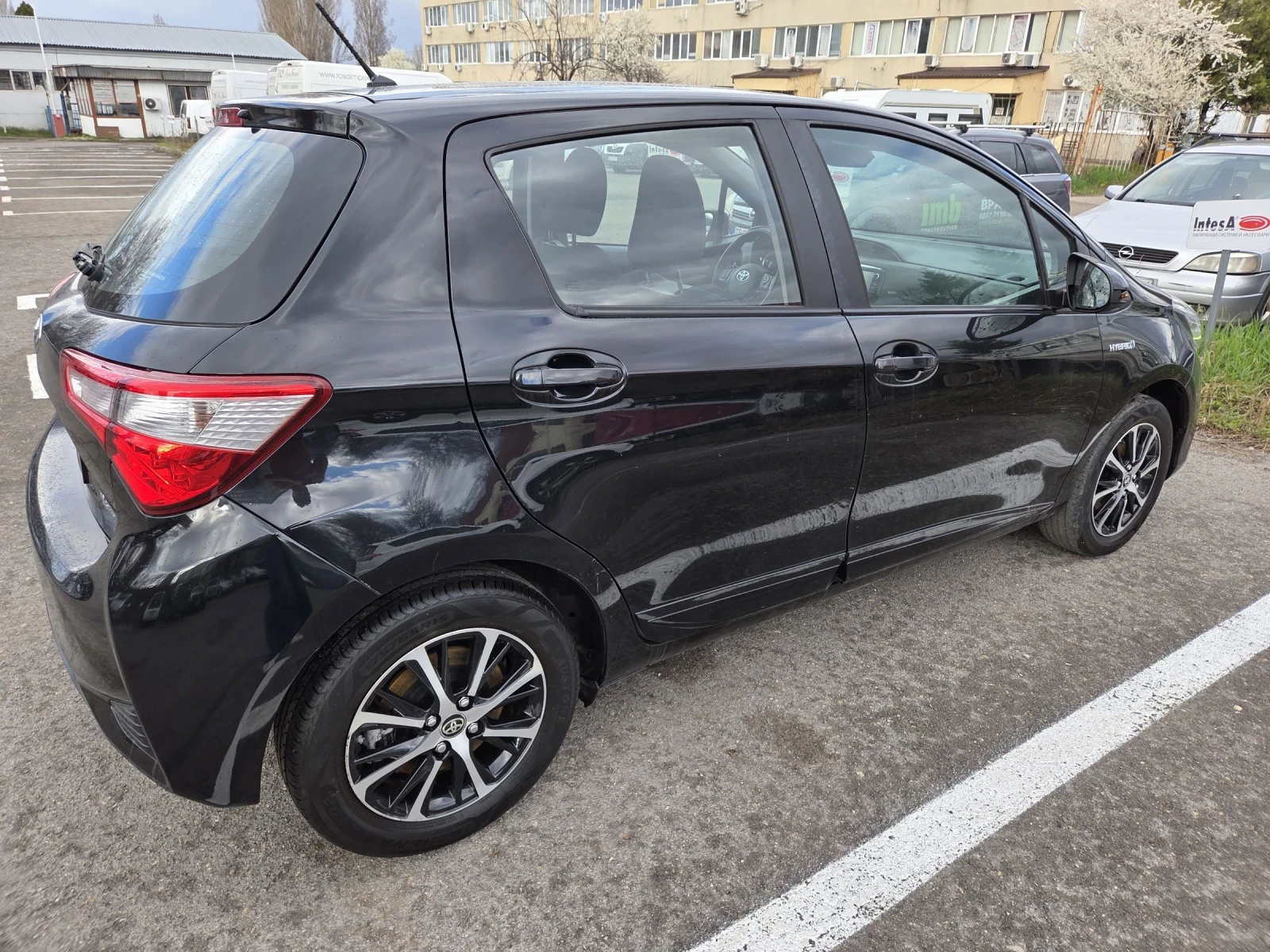 Toyota Yaris Full hybrid, снимка 3 - Автомобили и джипове - 54086952