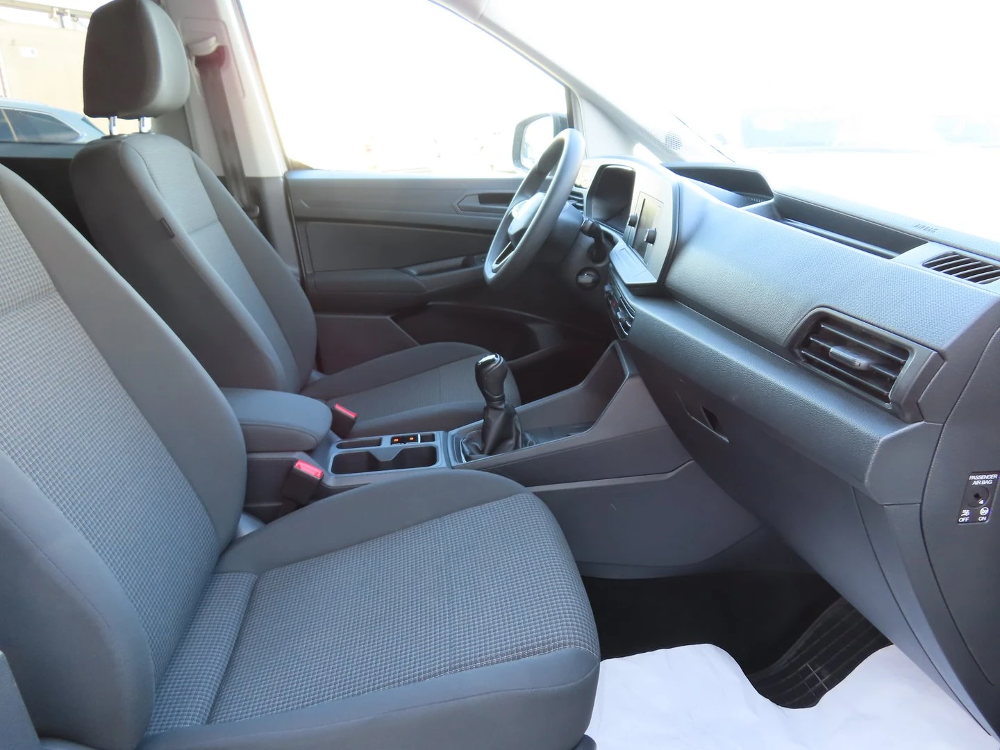 VW Caddy, снимка 6 - Автомобили и джипове - 56420777