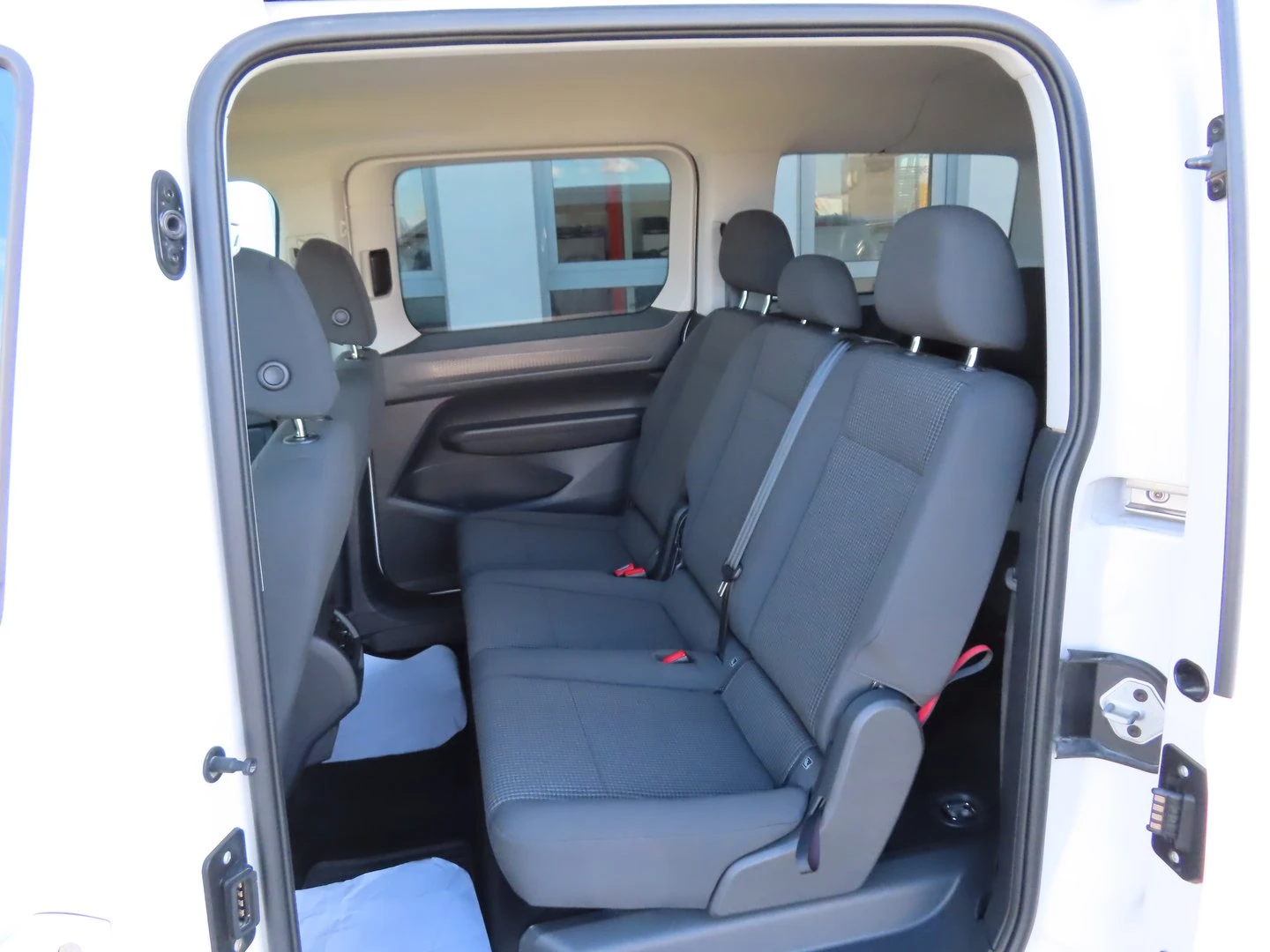 VW Caddy, снимка 12 - Автомобили и джипове - 56420777