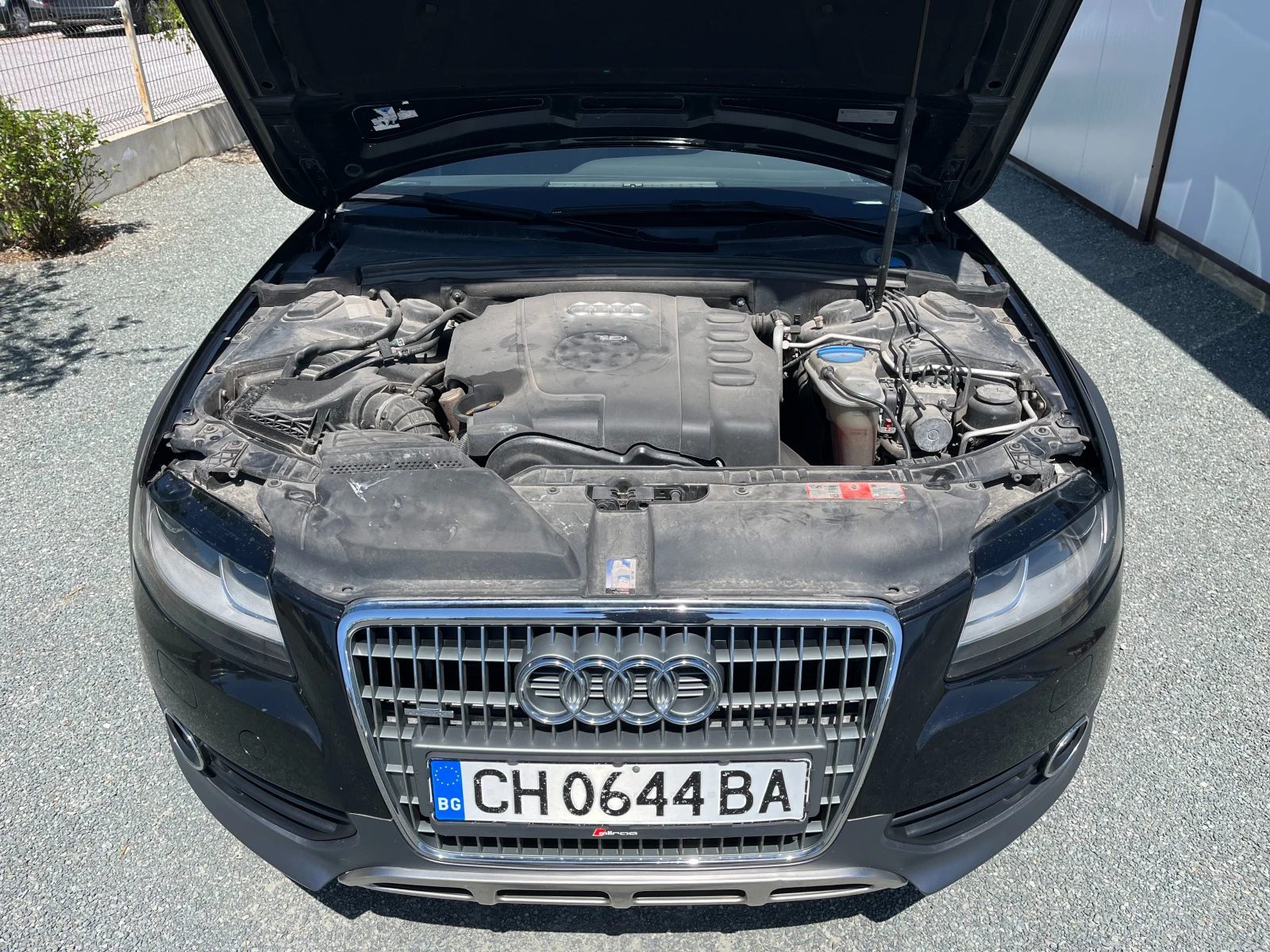 Audi A4 Allroad 2.0TDI-4x4, снимка 15 - Автомобили и джипове - 54329335
