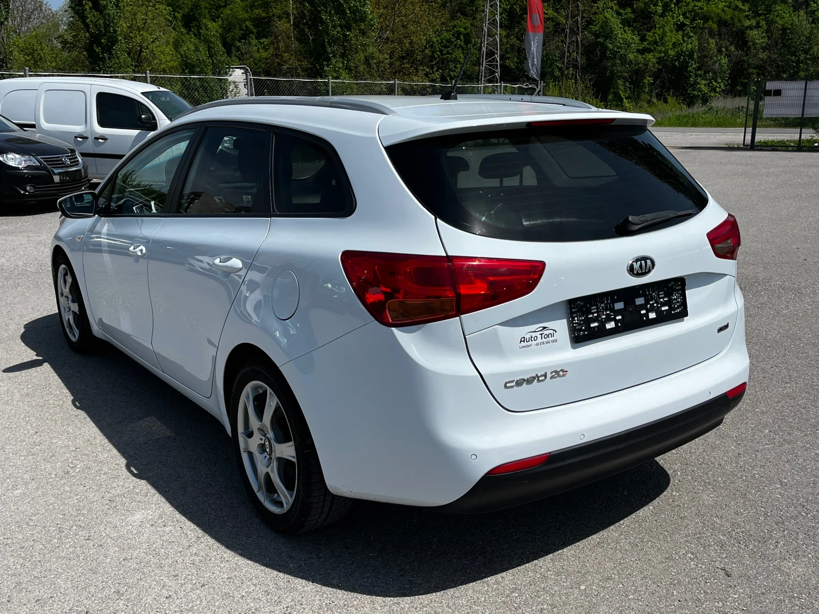 Kia Ceed SW 1.4CRDI 90ps, снимка 3 - Автомобили и джипове - 54342270