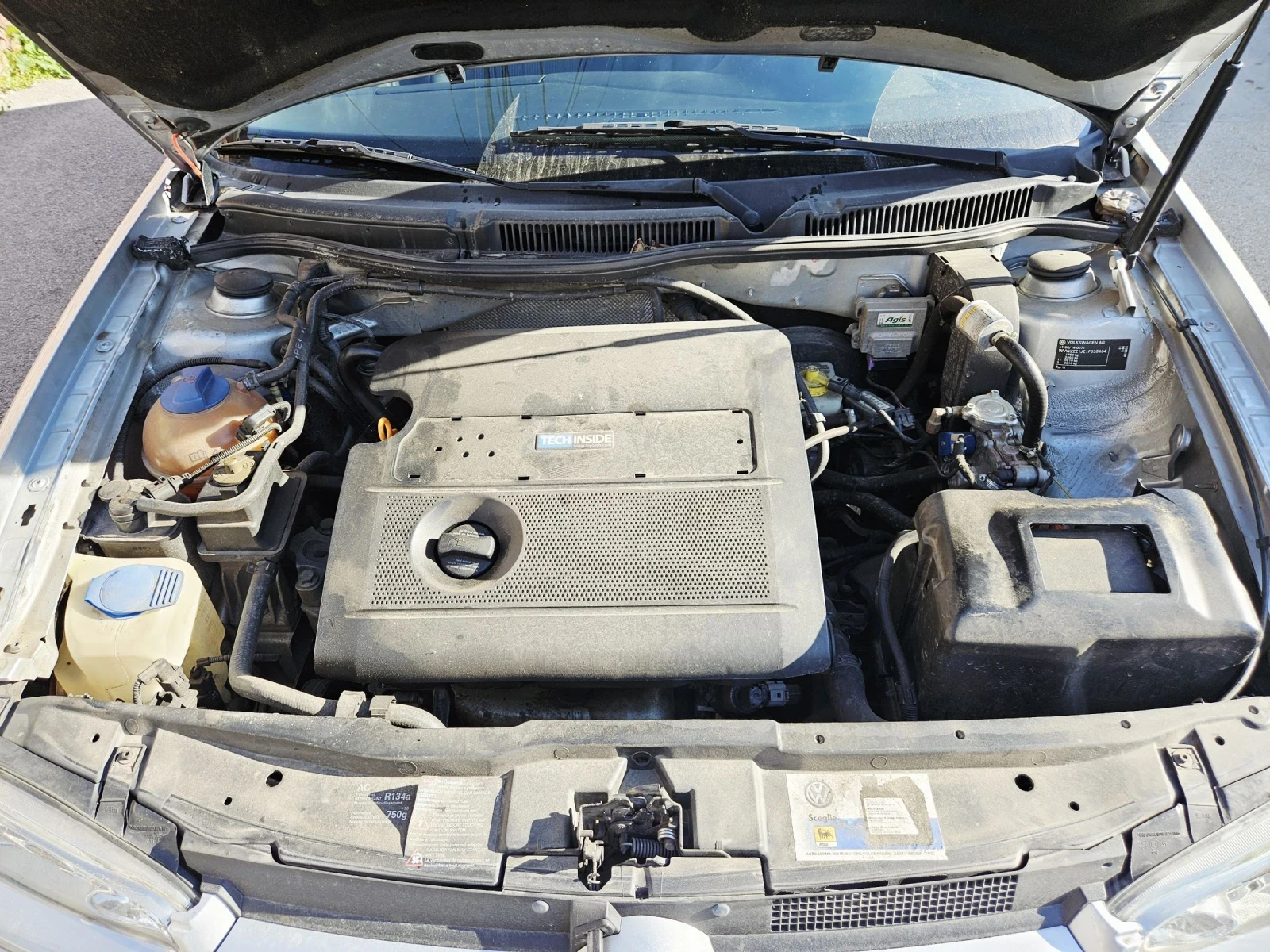VW Golf 1.6, 105 к.с, снимка 8 - Автомобили и джипове - 54413818