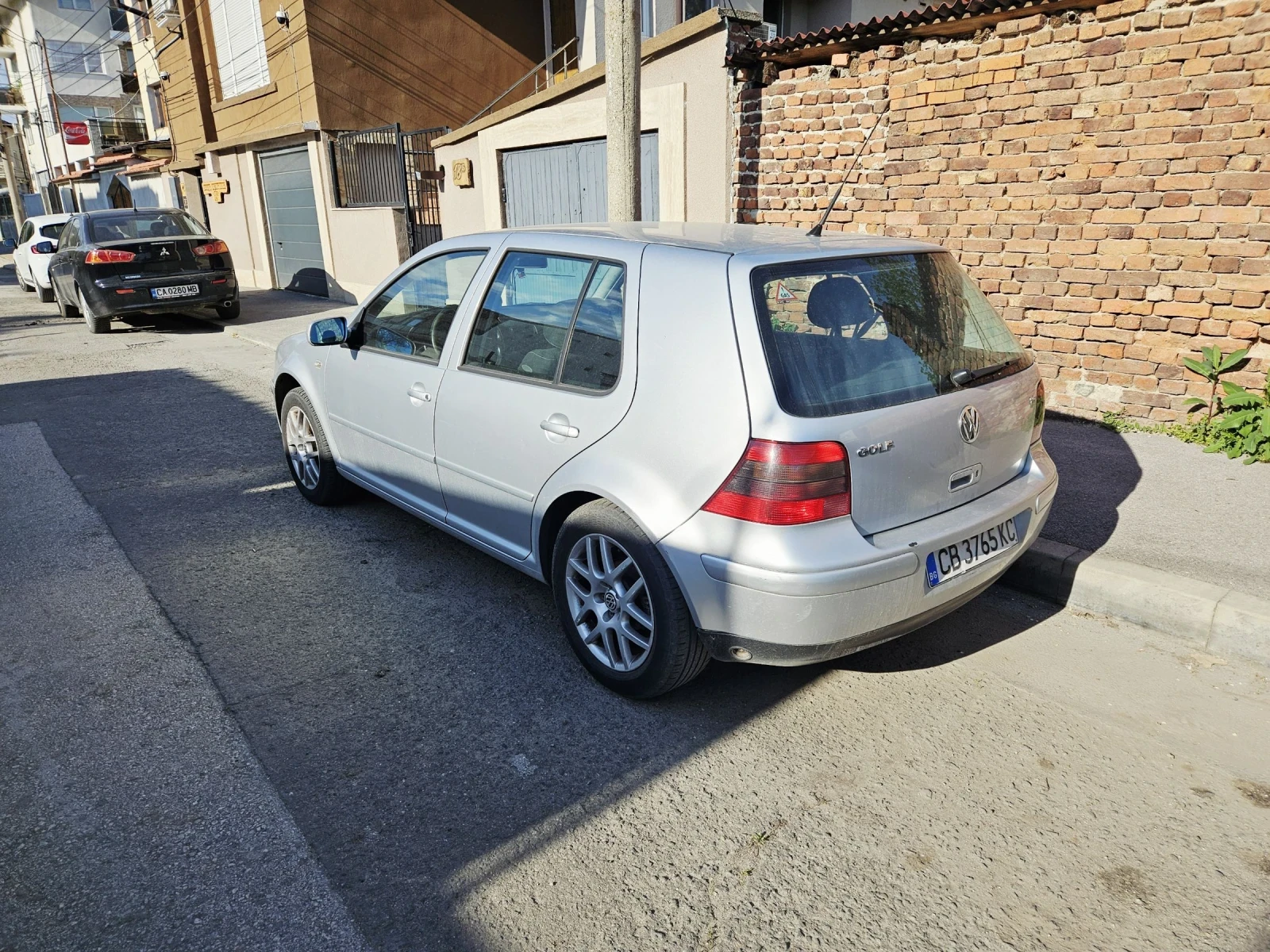 VW Golf 1.6, 105 к.с, снимка 6 - Автомобили и джипове - 54413818