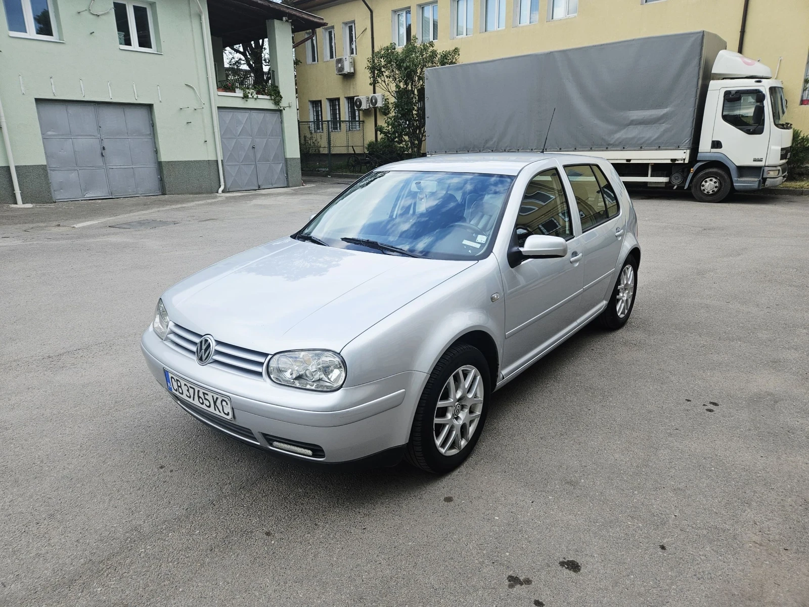 VW Golf 1.6, 105 к.с