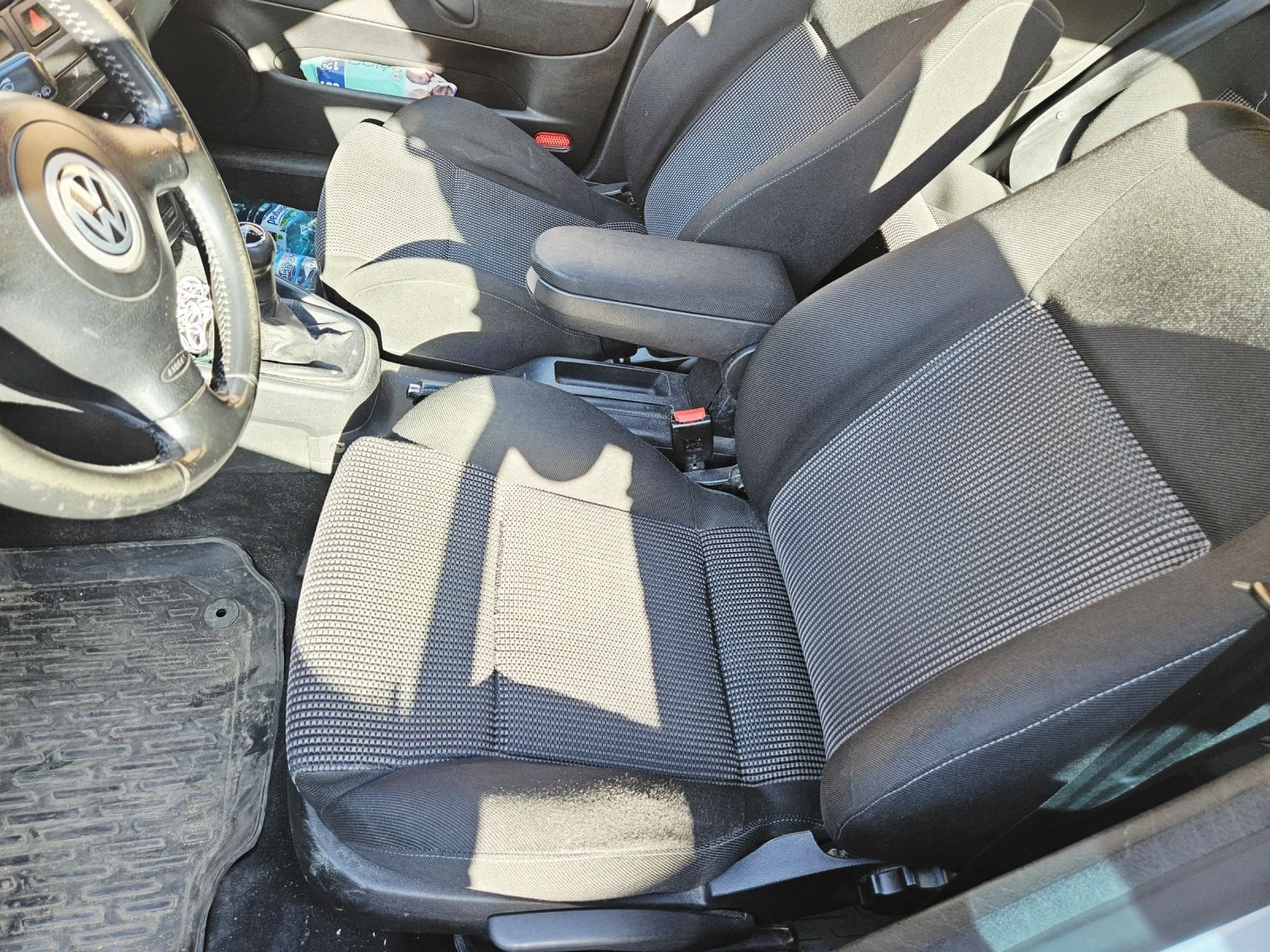 VW Golf 1.6, 105 к.с, снимка 10 - Автомобили и джипове - 54413818